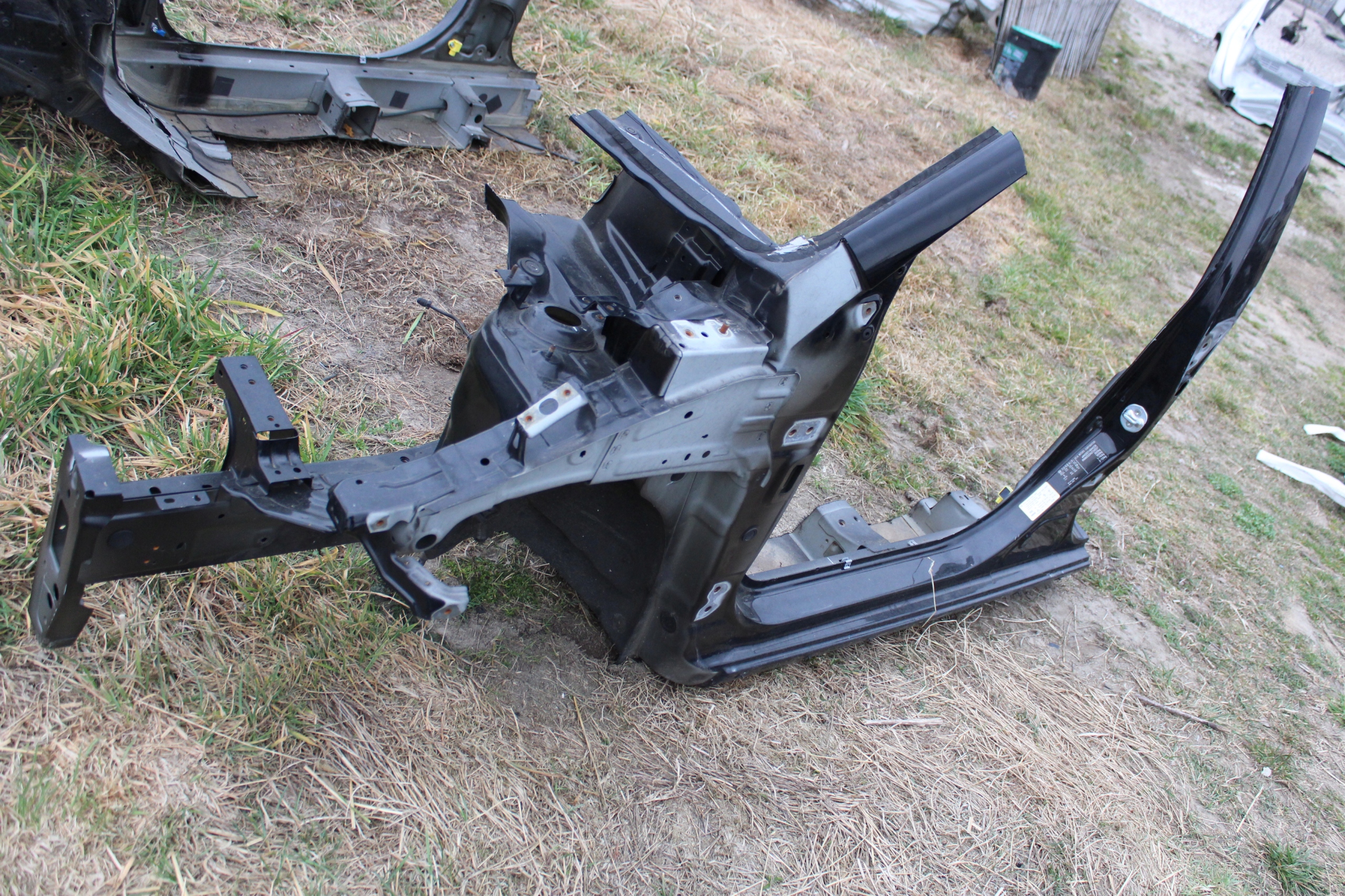 KIA PICANTO II РЕСТАЙЛИНГ ЧЕТВЕРТЬ ЛЕВА ПЕРЕД СТОЙКА