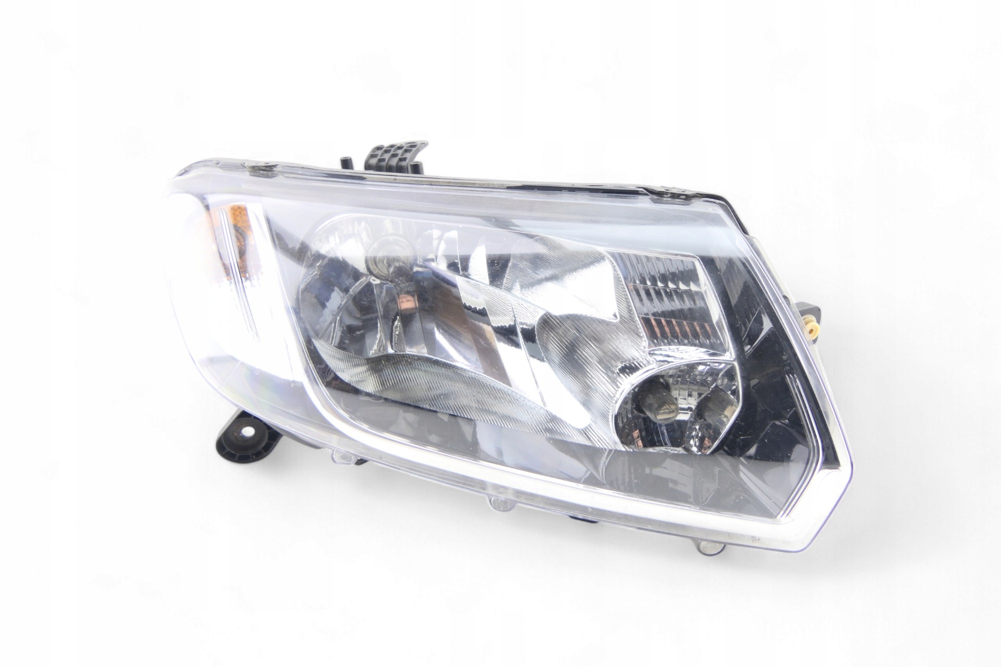 light right front DACIA SANDERO II 2016r. 260102523R Anglik