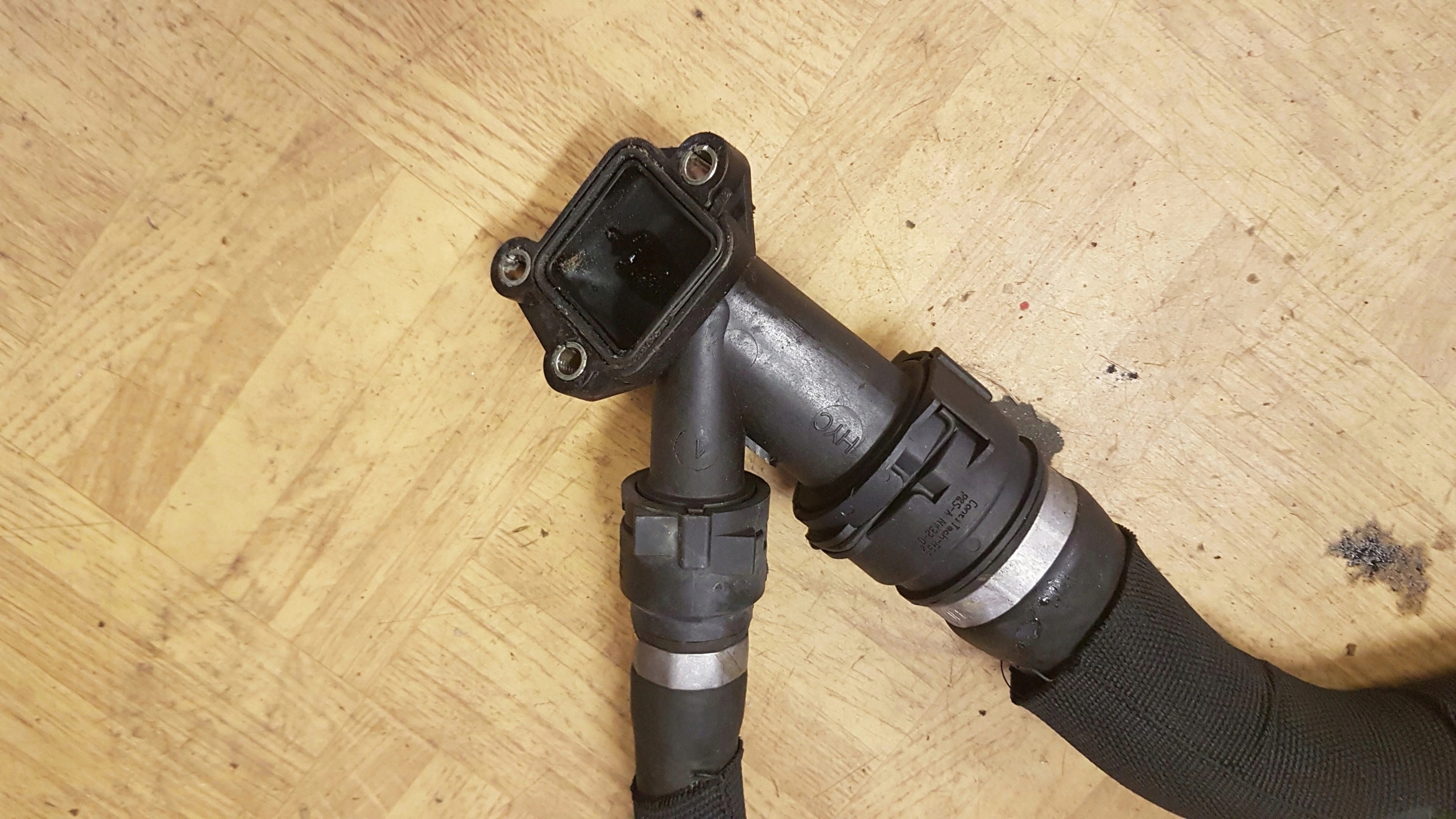 BMW E90 E91 E87 E60 pipe hose wiring of water