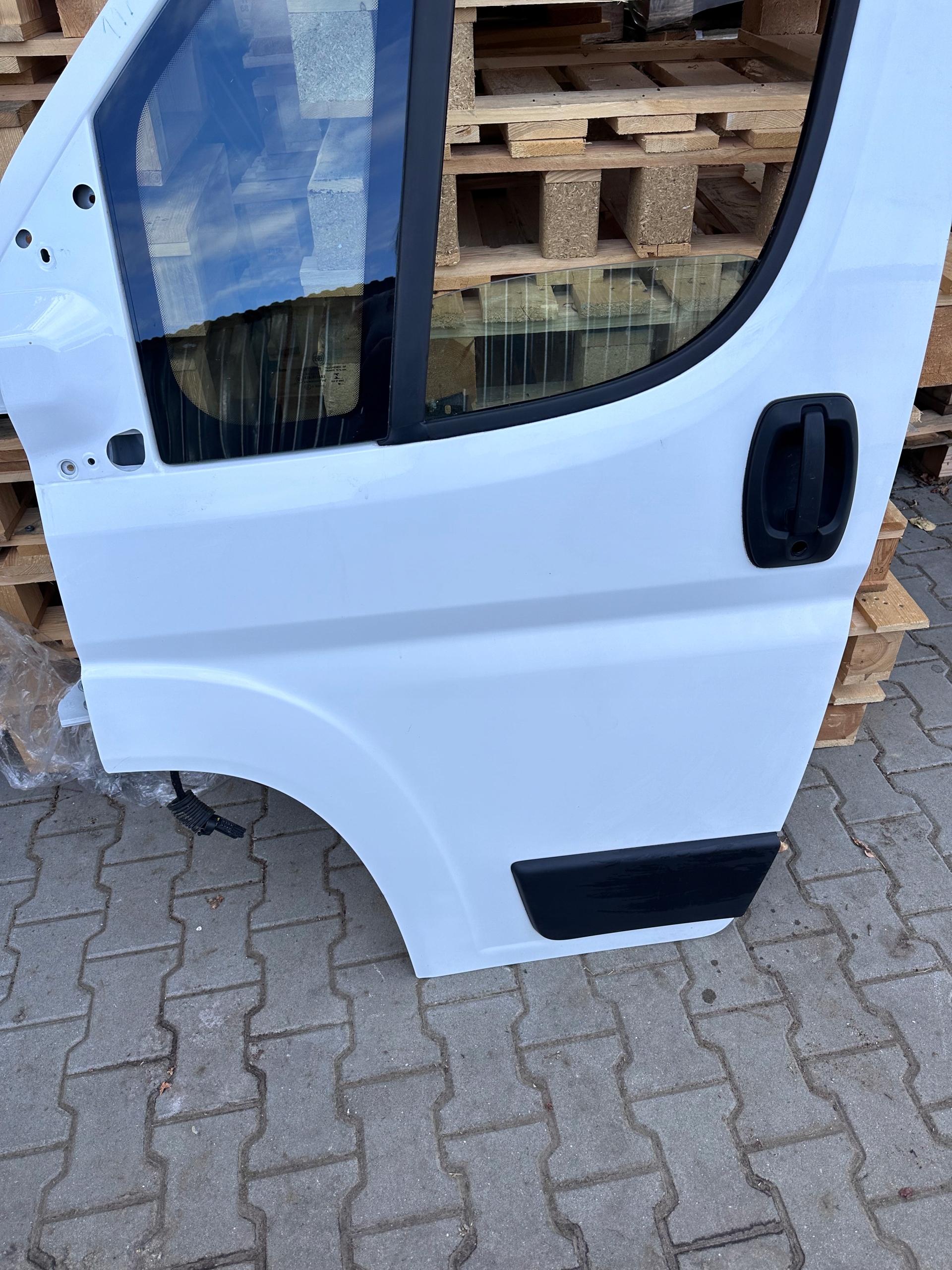 DUCATO III LIFT DRZWI LEWE PRZEDNIE BIAŁE 2019 249 Producent części FIAT