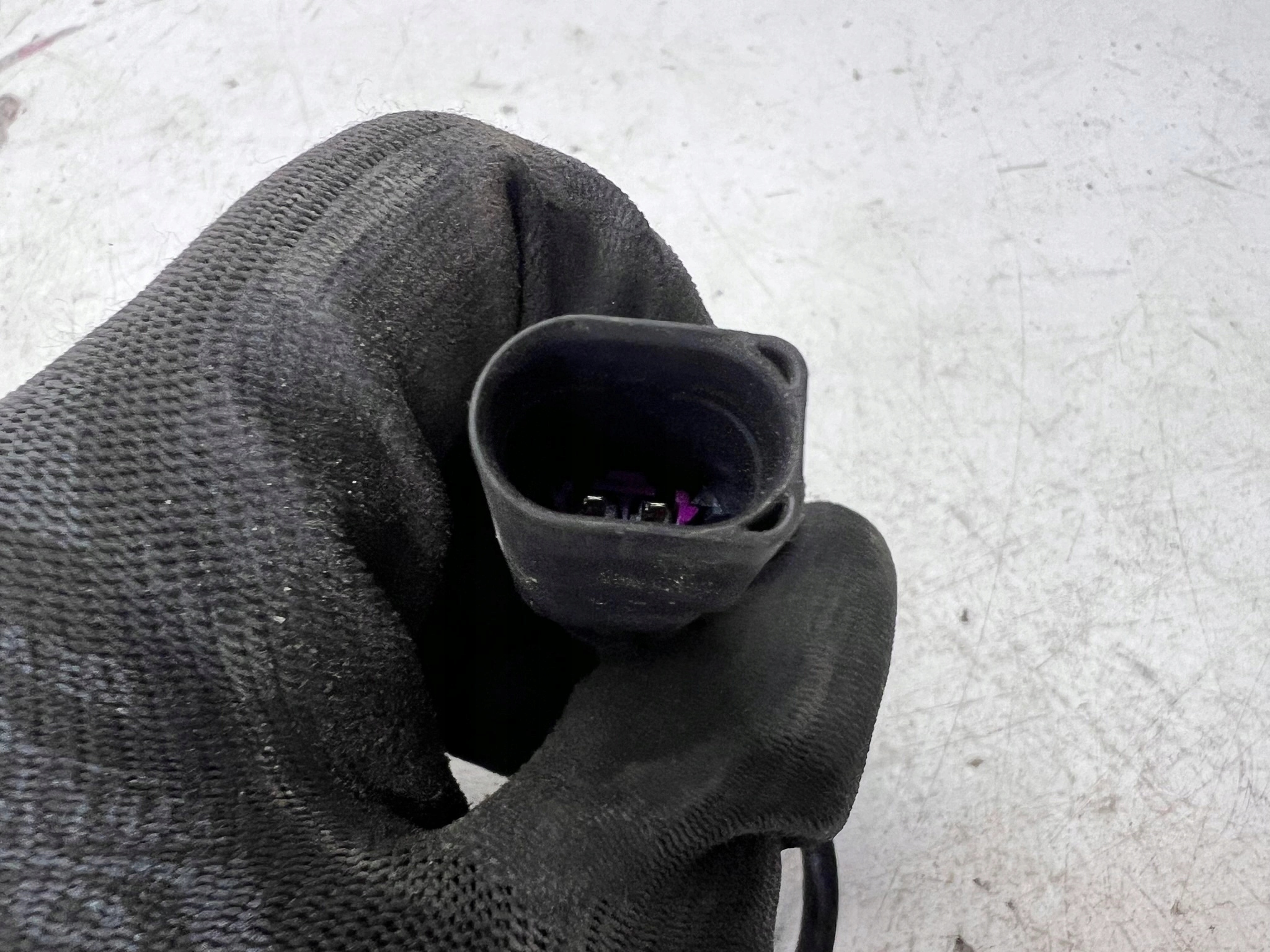 Sensor TEMPERATURY Gase AUDI VW 059906088A