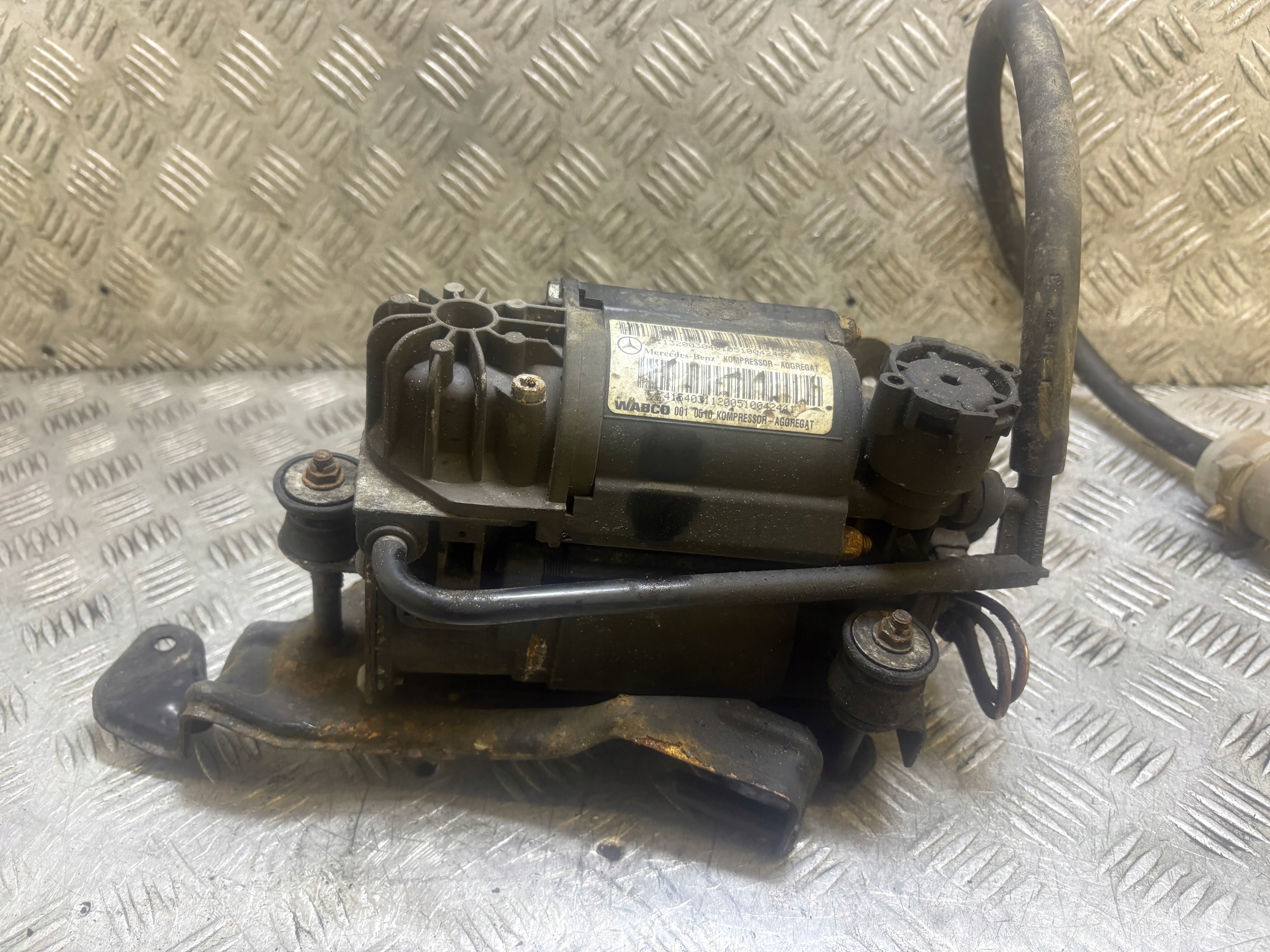 compressor; compressor pump springing MERCEDES-BENZ E-KLASA W211