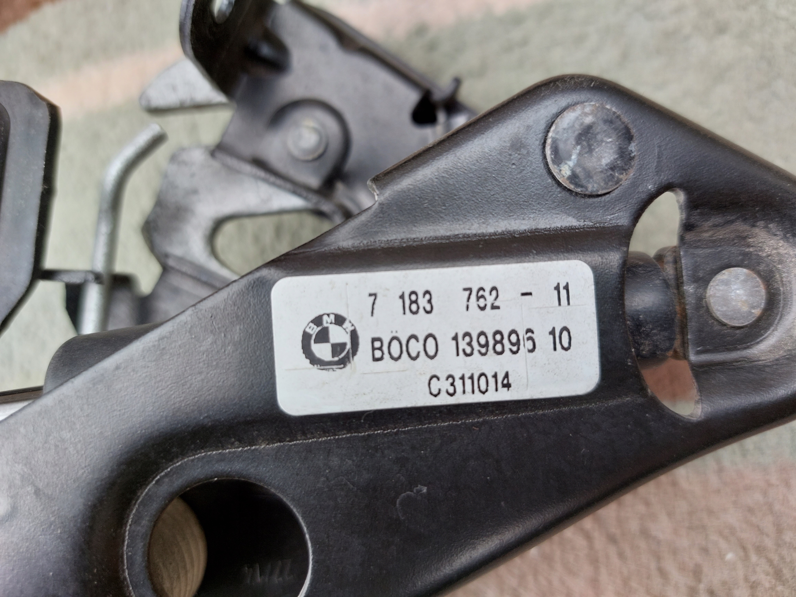 bonnet latch lock right BMW F01 F02 14r