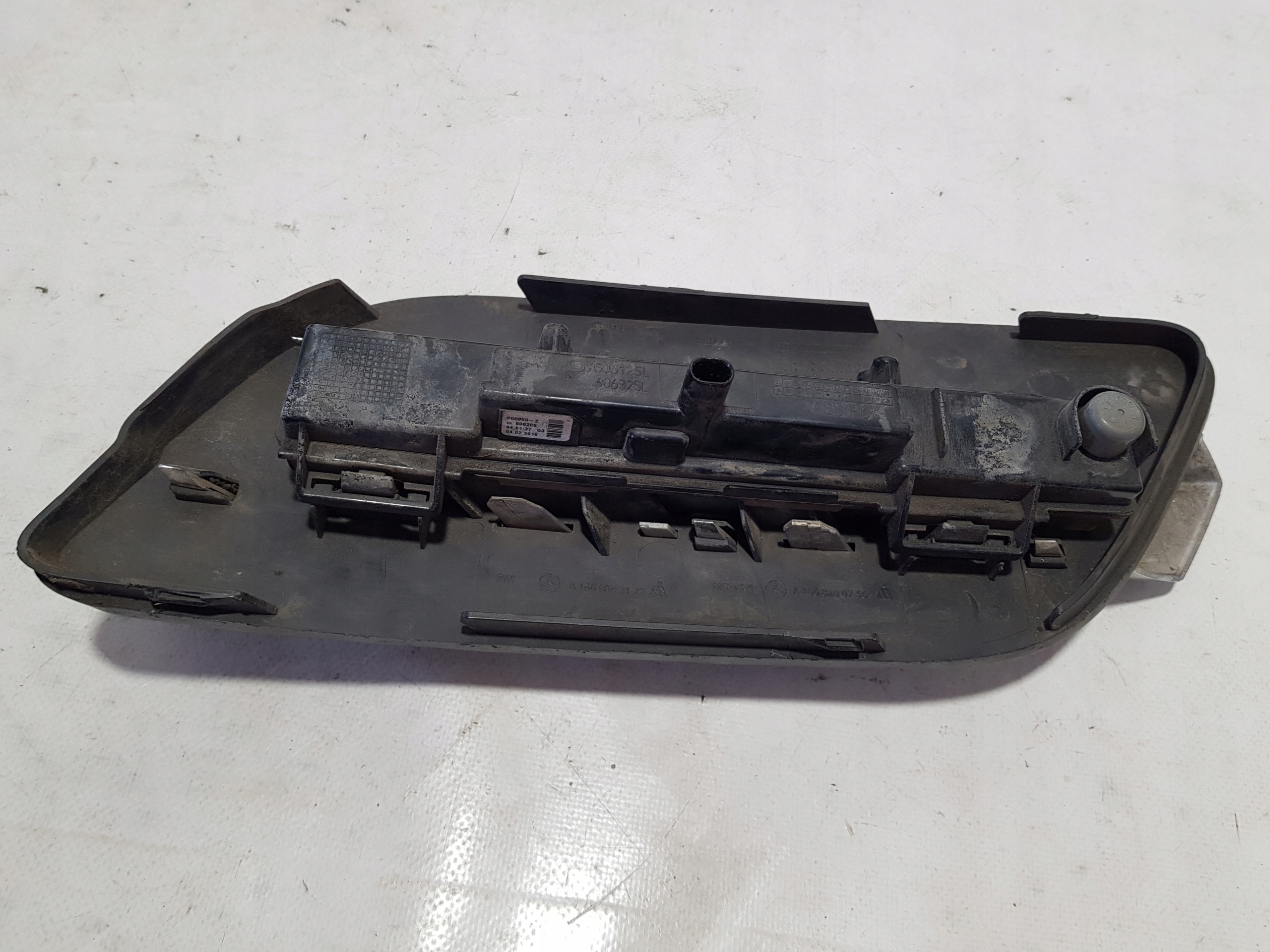 grid of a bumper CHROM left LED MERCEDES ML W166