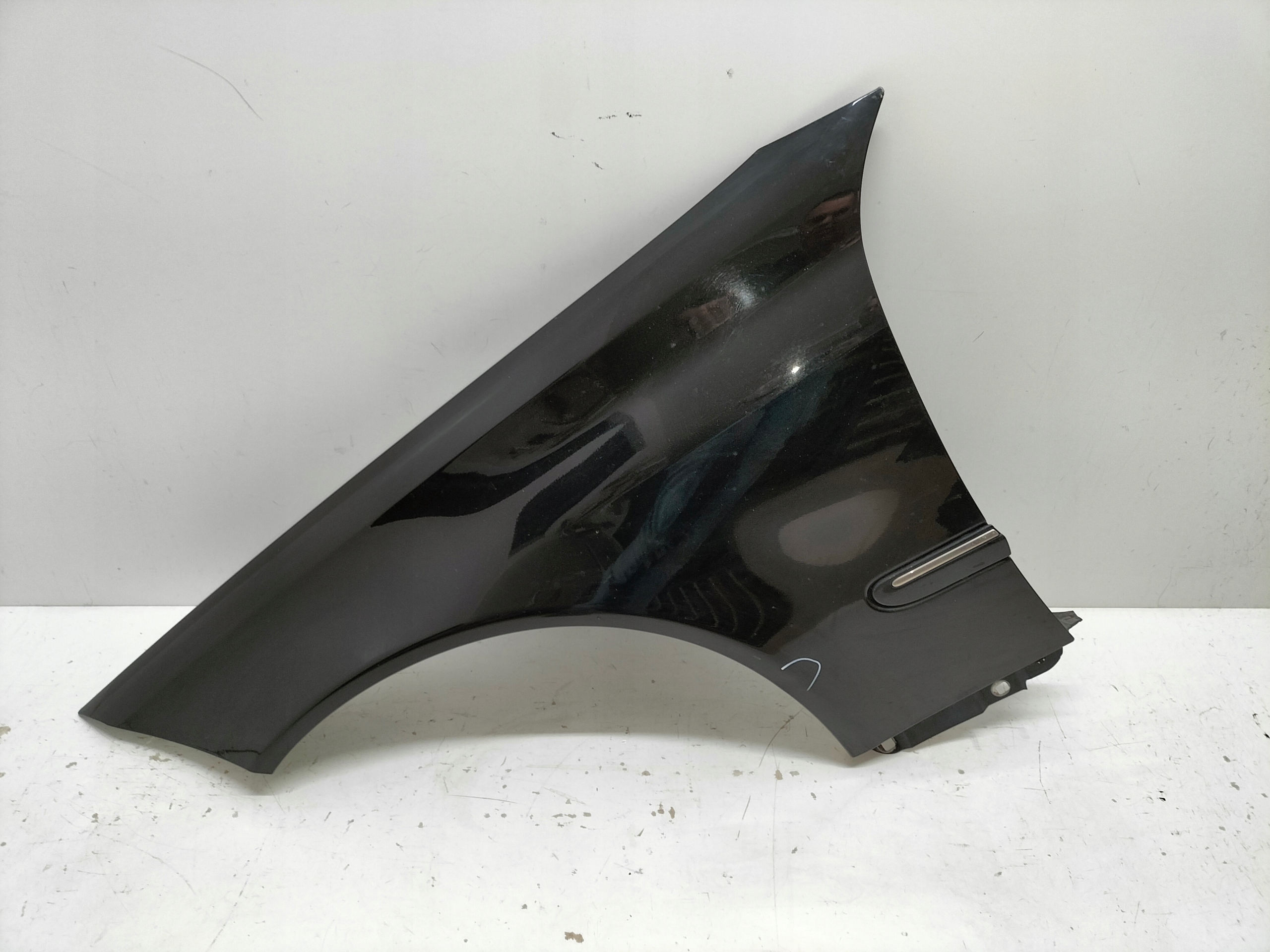 fender front front left MERCEDES CLC CL203 08-11