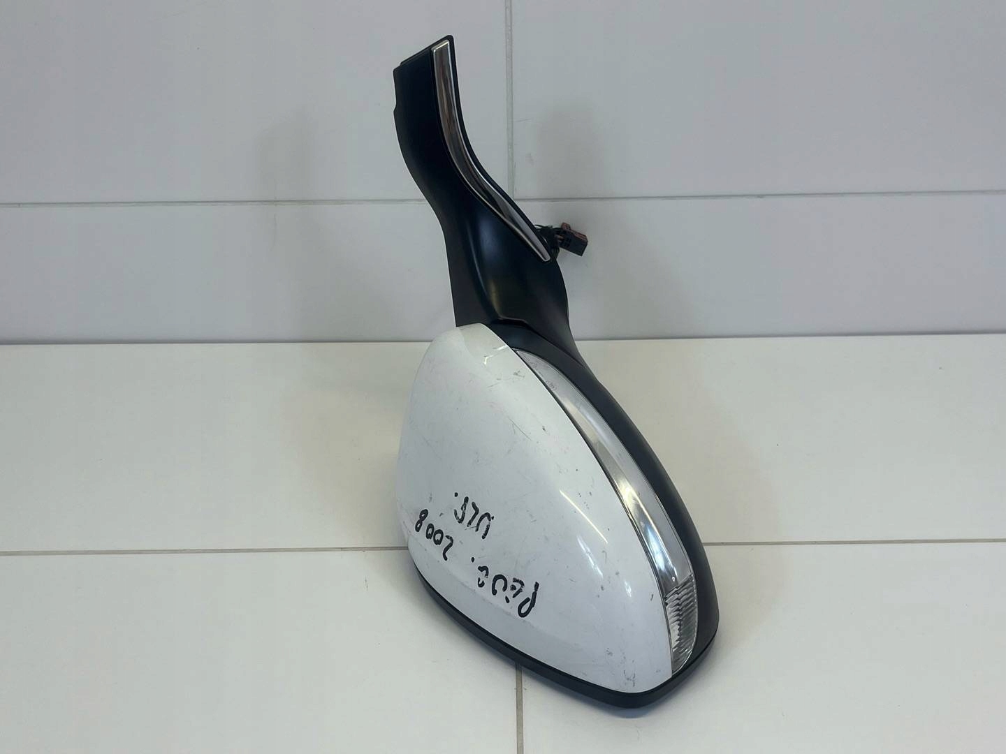 mirror exterior right side Peugeot 2008 facelift 2018 2326.73.078
