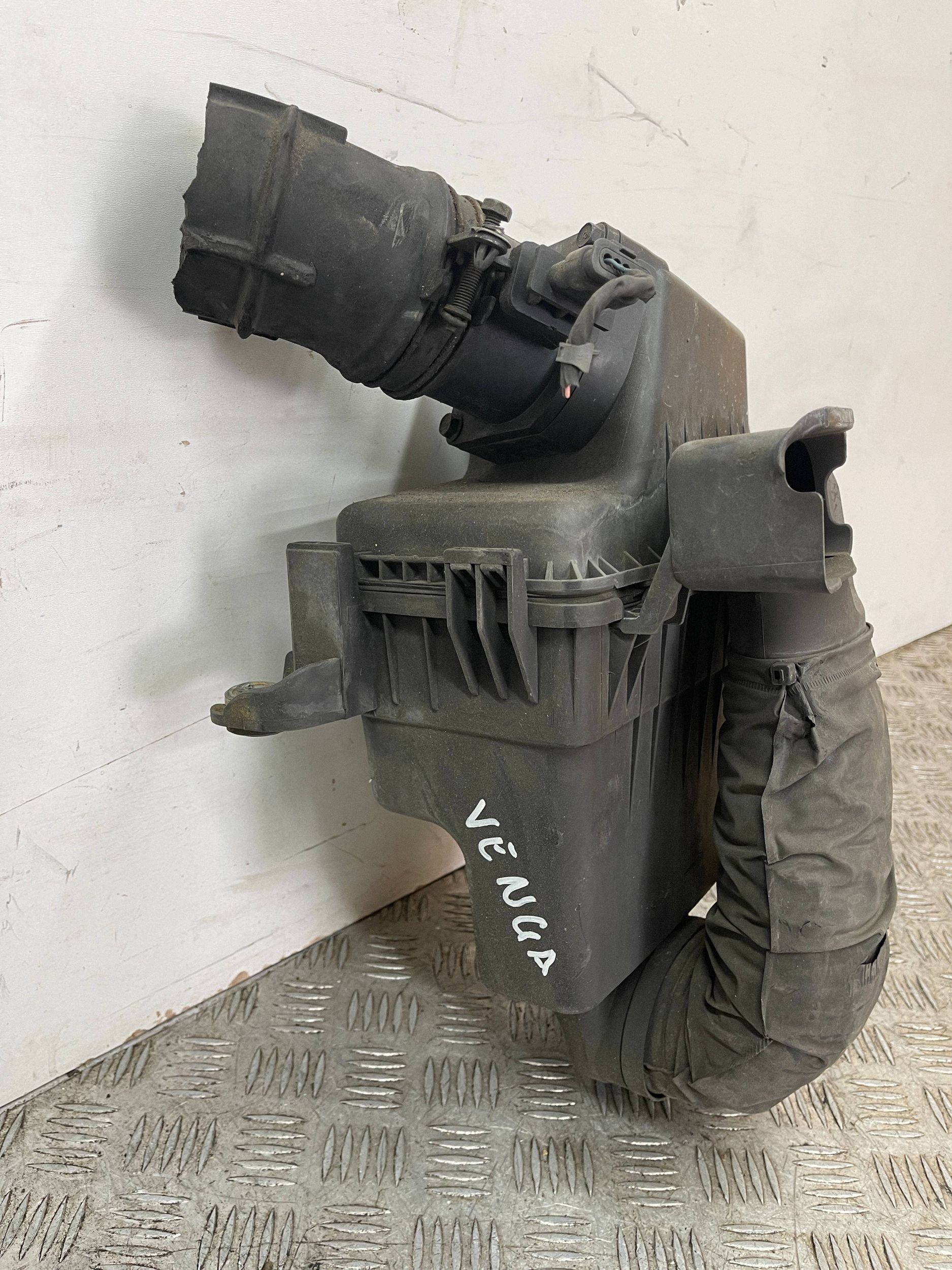 luftfiltergehäuse KIA VENGA 1.6 CRDI 28110-1P200