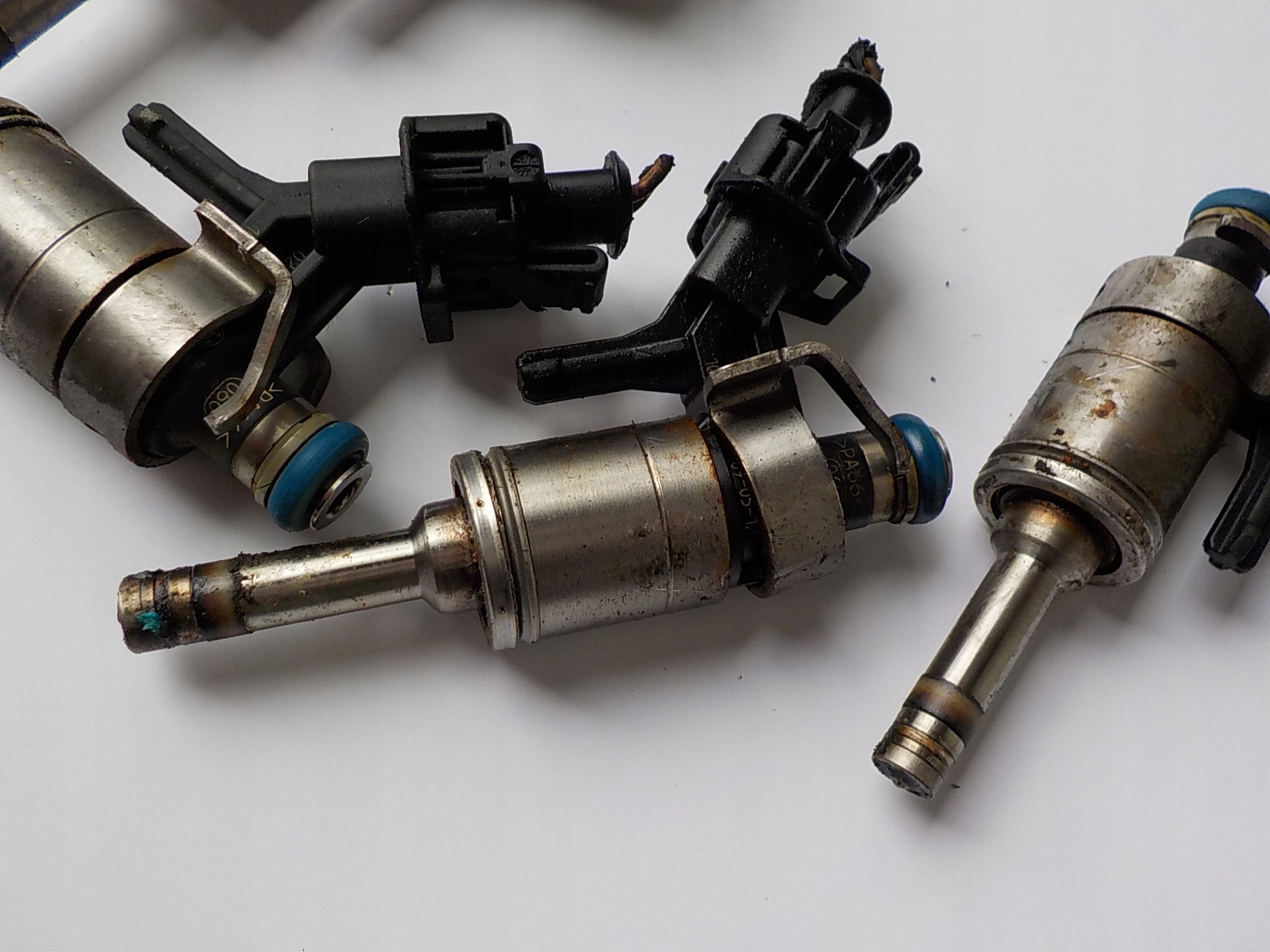 PEUGEOT 308 C4 1.6 THP injector 0261500102