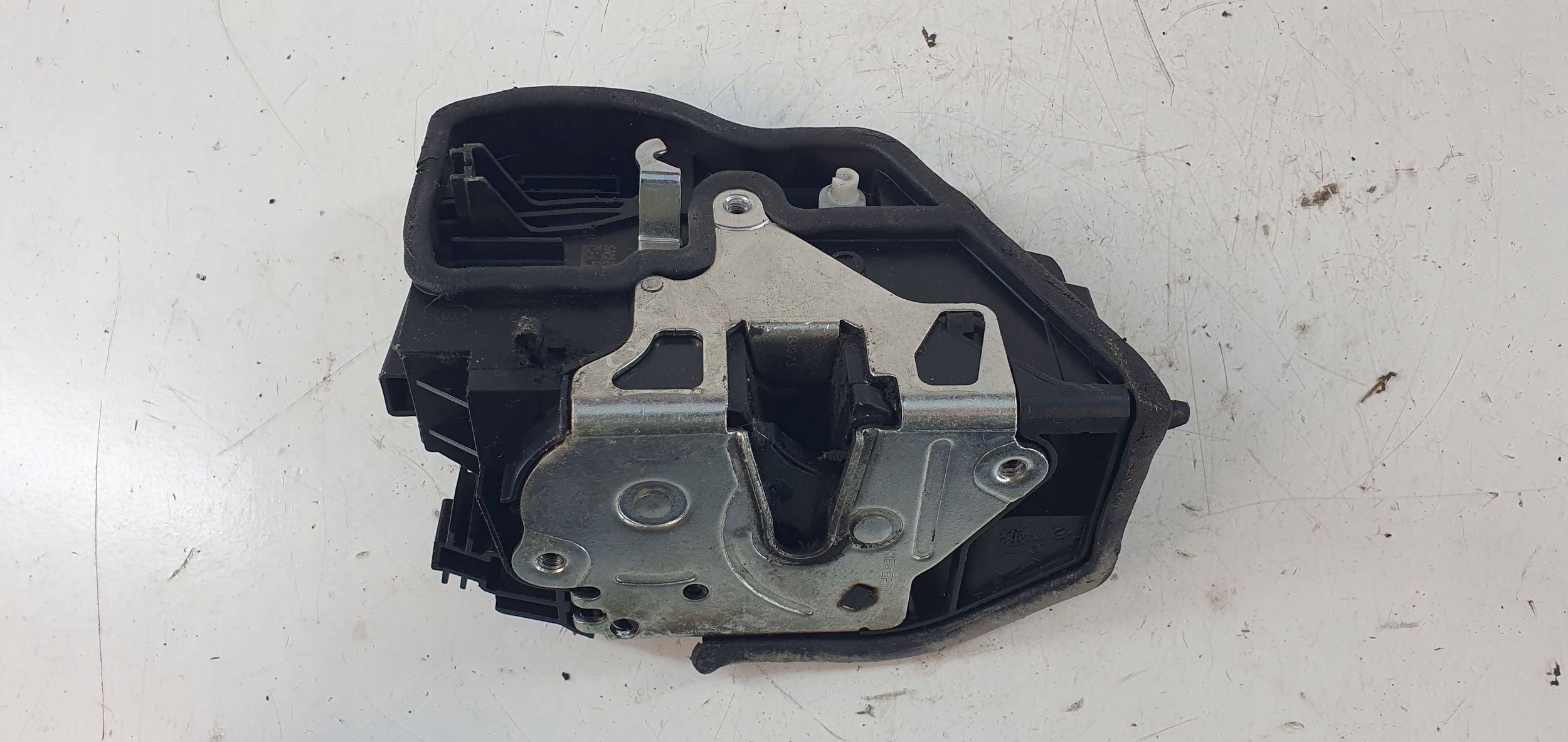 BMW 1 and E87 lock door tylnych right rear part