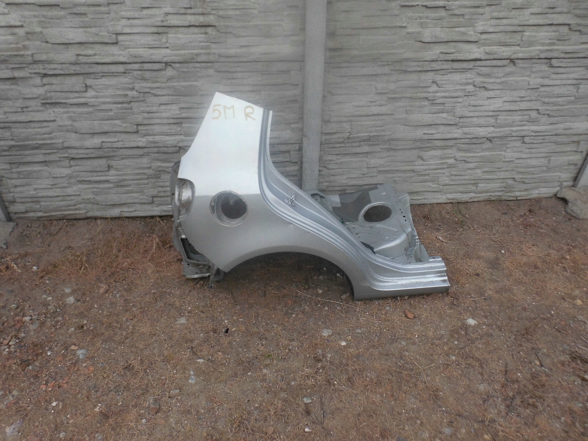 ЧЕТВЕРТИНА VW GOLF В VI ПЛЮС ПРАВА ЗАД. СРІБНИЙ La7w