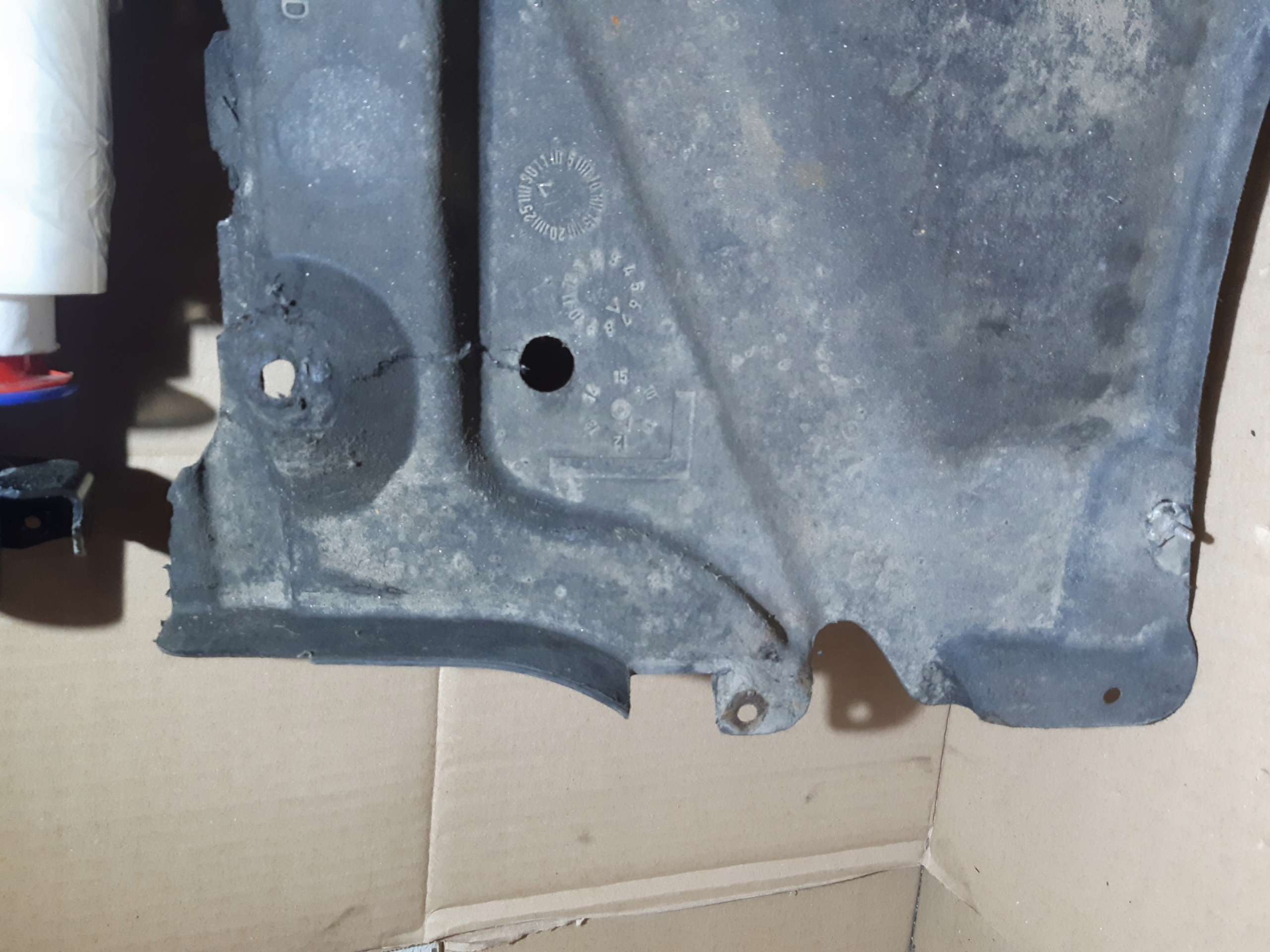AUDI A6 C7 cover cover chassis left rear 4G0825215C