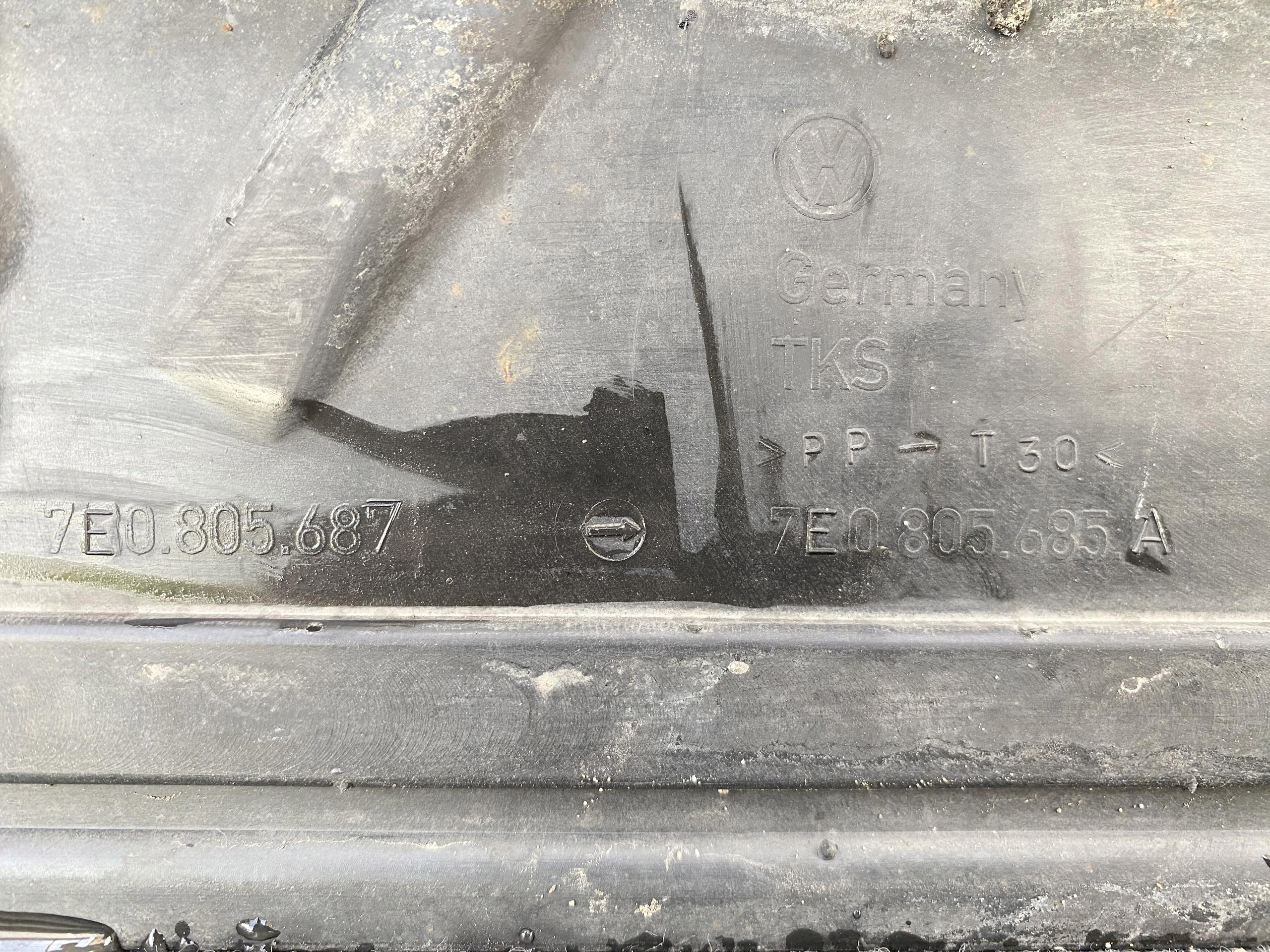 VW TRANSPORTER T5 03- cover lower below engine PODWOZIE 7E0805685A original