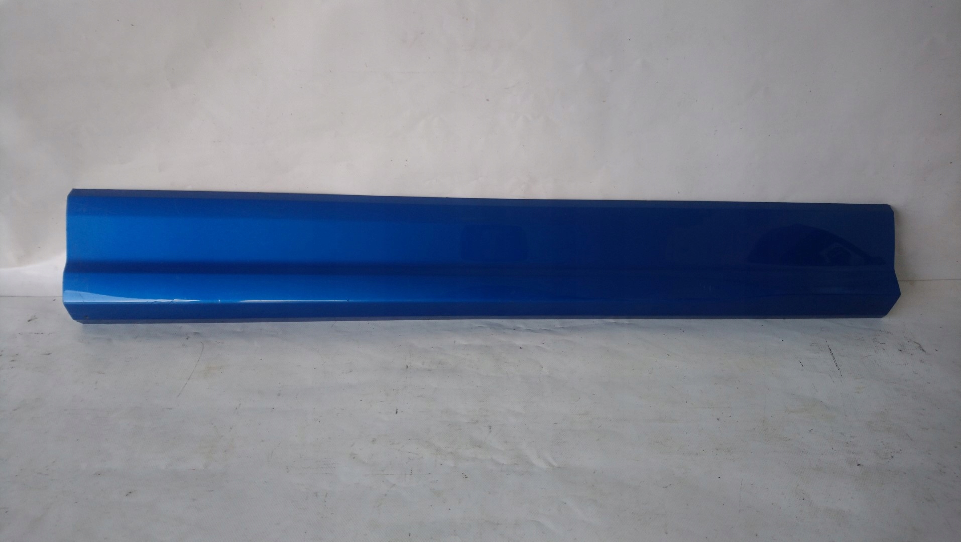 moulding lower door right front AUDI Q2 81A853960B