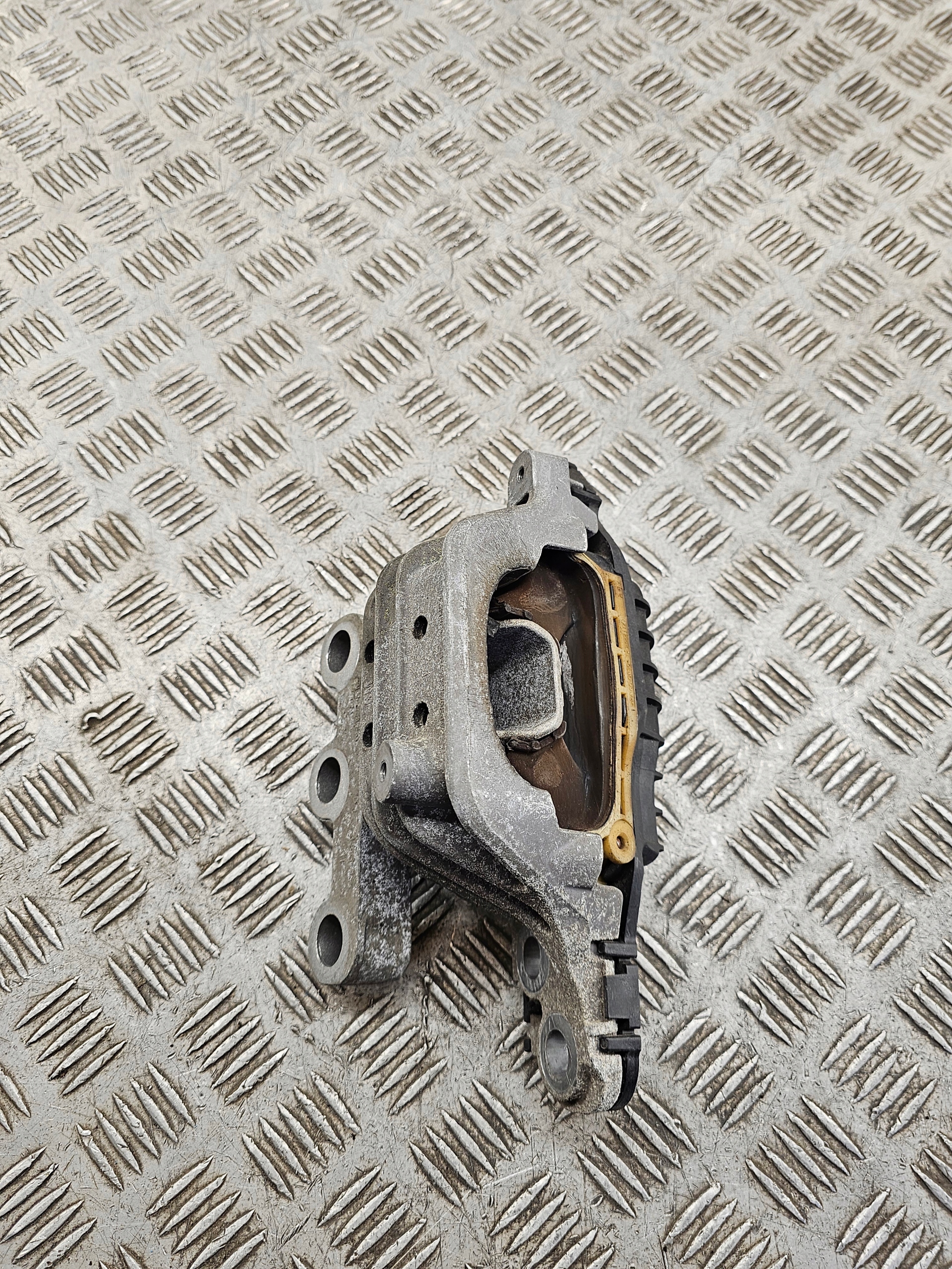 OPEL ASTRA K V 1.5 CRDI holder engine mount 39193447