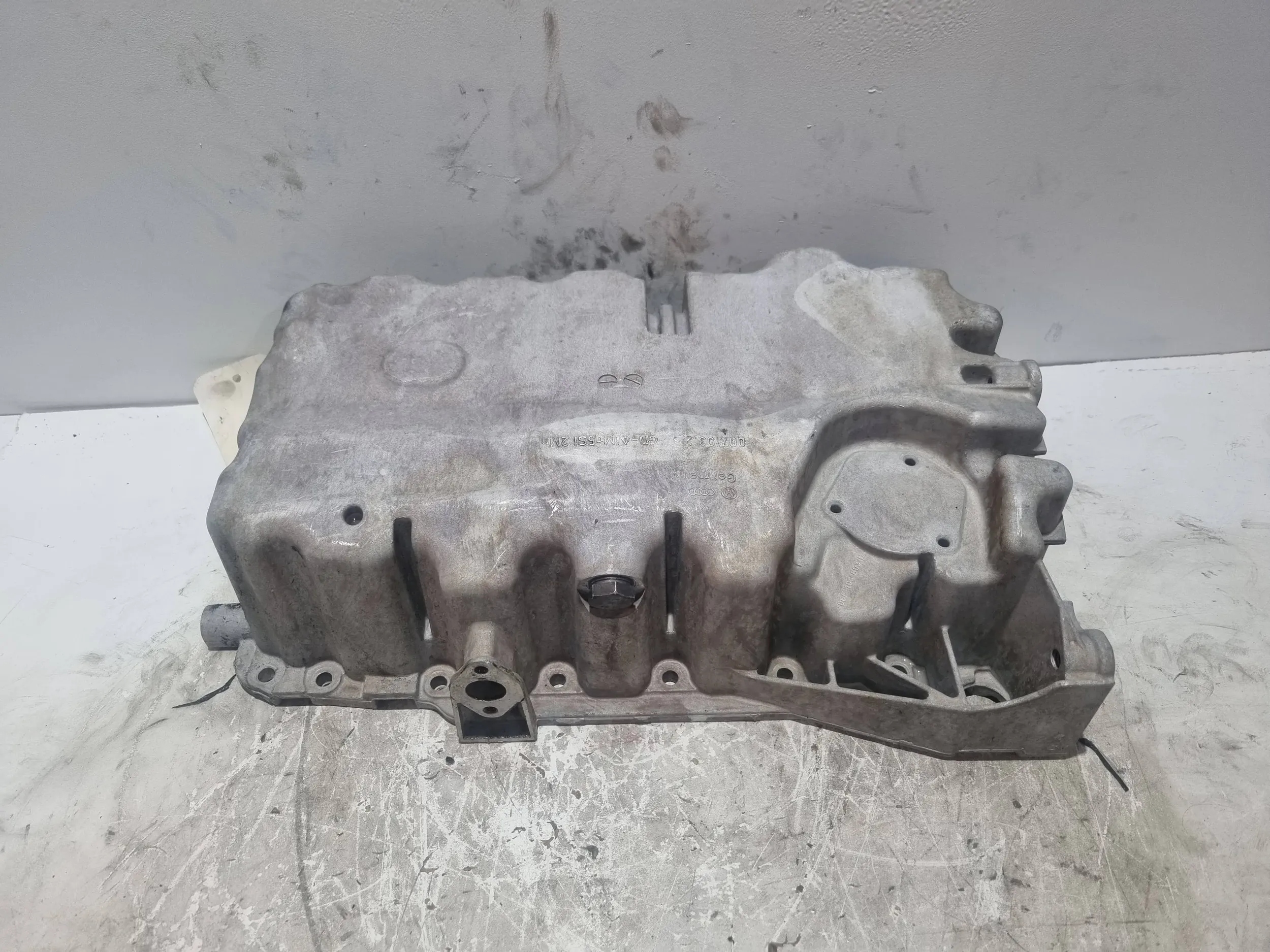 MISKA OLEJOWA BEZ CZUJNIKA 06F103603B AUDI A3 8P A4 B7 2.0 TFSI BWA AXX Producent części Audi OE