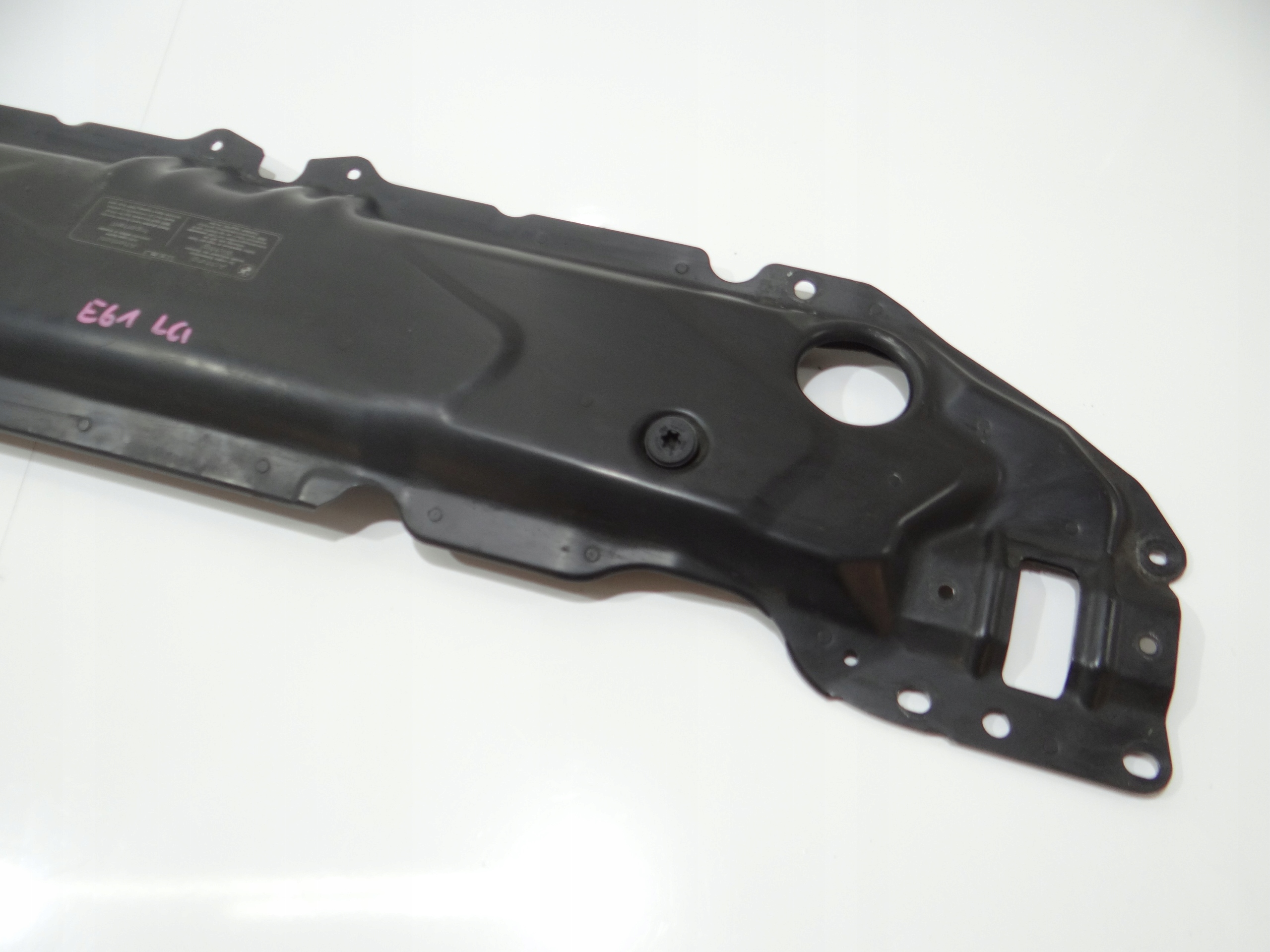 držák stěny předního BMW E61 LCI 7033741 (4295594)