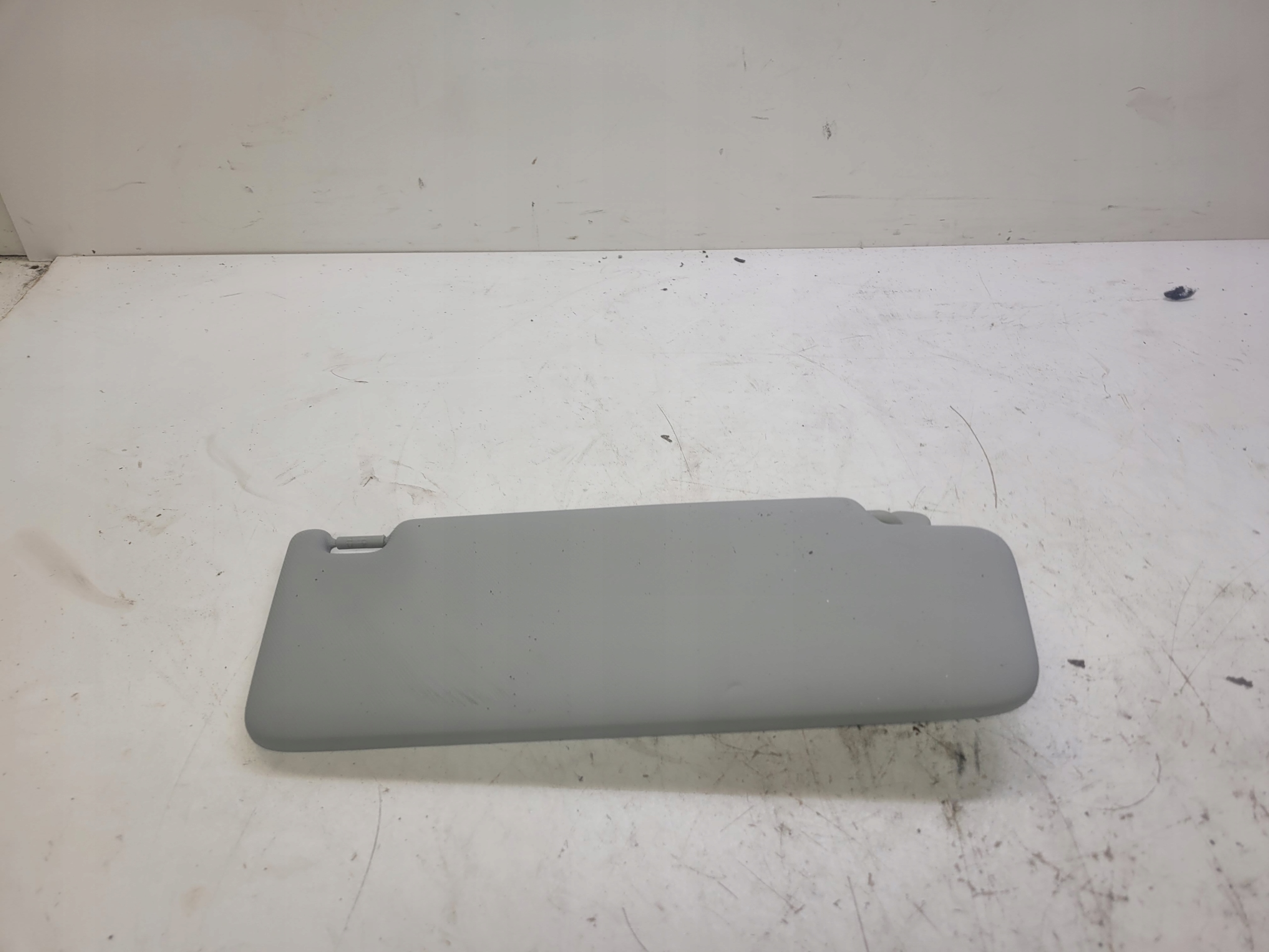 BLENDE ABDECKUNG PRZECIWSLONECZNA AUDI A4 B9 A5 8W0857551E
