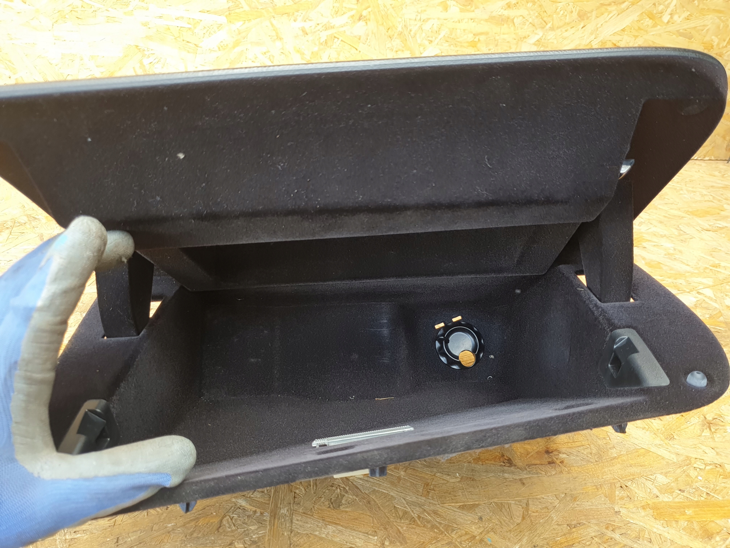 ALFA ROMEO GIULIA бардачок пассажира