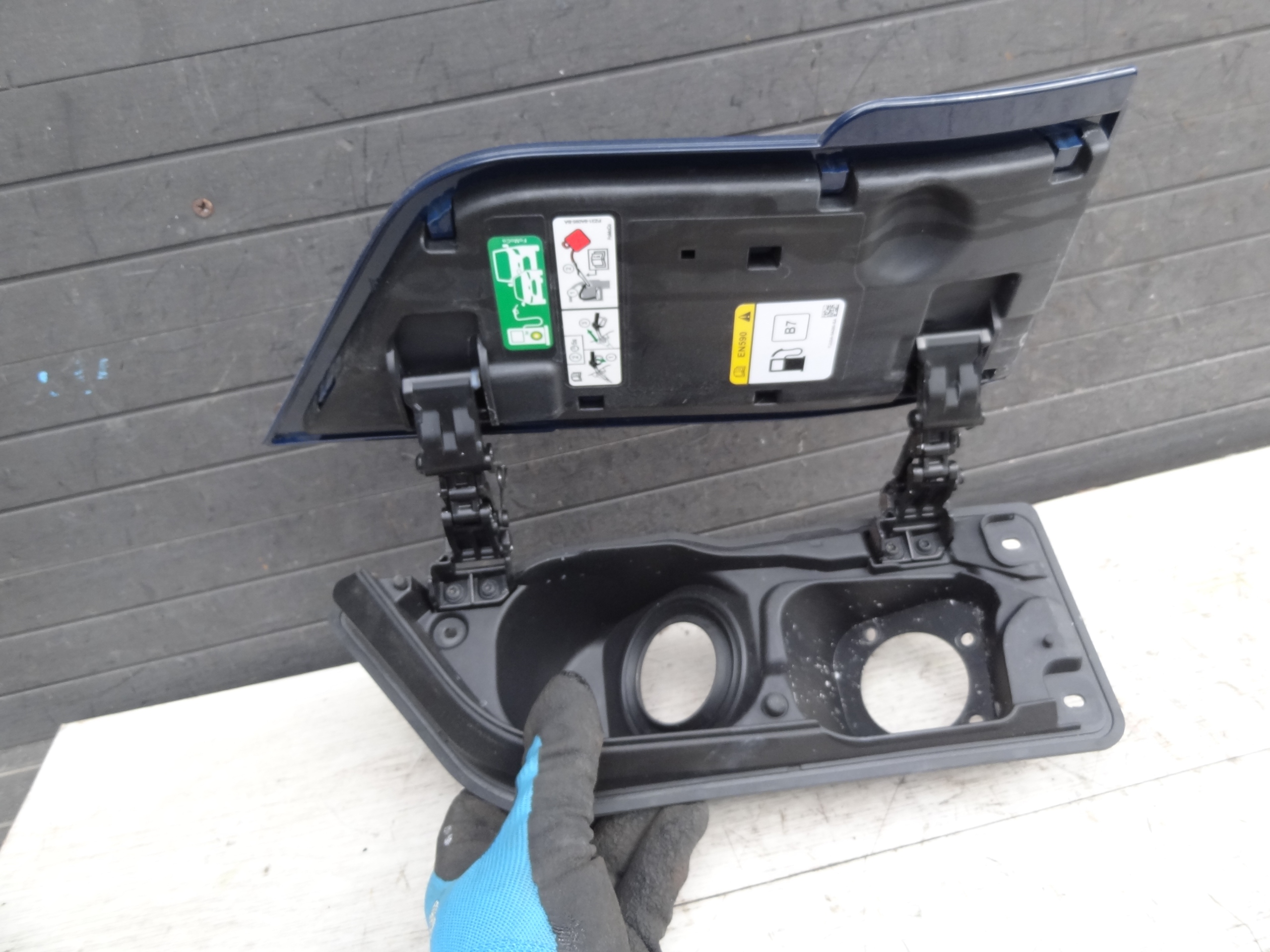 FORD TRANSIT CUSTOM II 2024 KLAPKA WLEWU PALIWA KOMPLETNA ORYGINAL Typ samochodu Samochody dostawcze Samochody osobowe