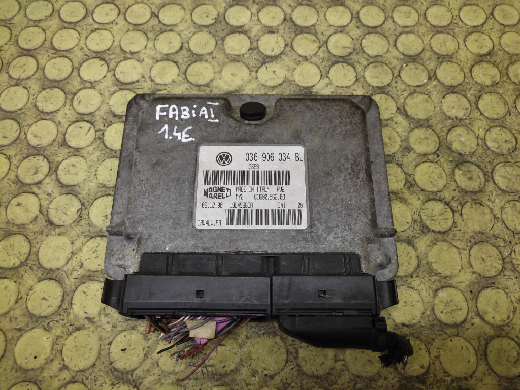 SKODA FABIA vezerlő egység motor 036906034BL