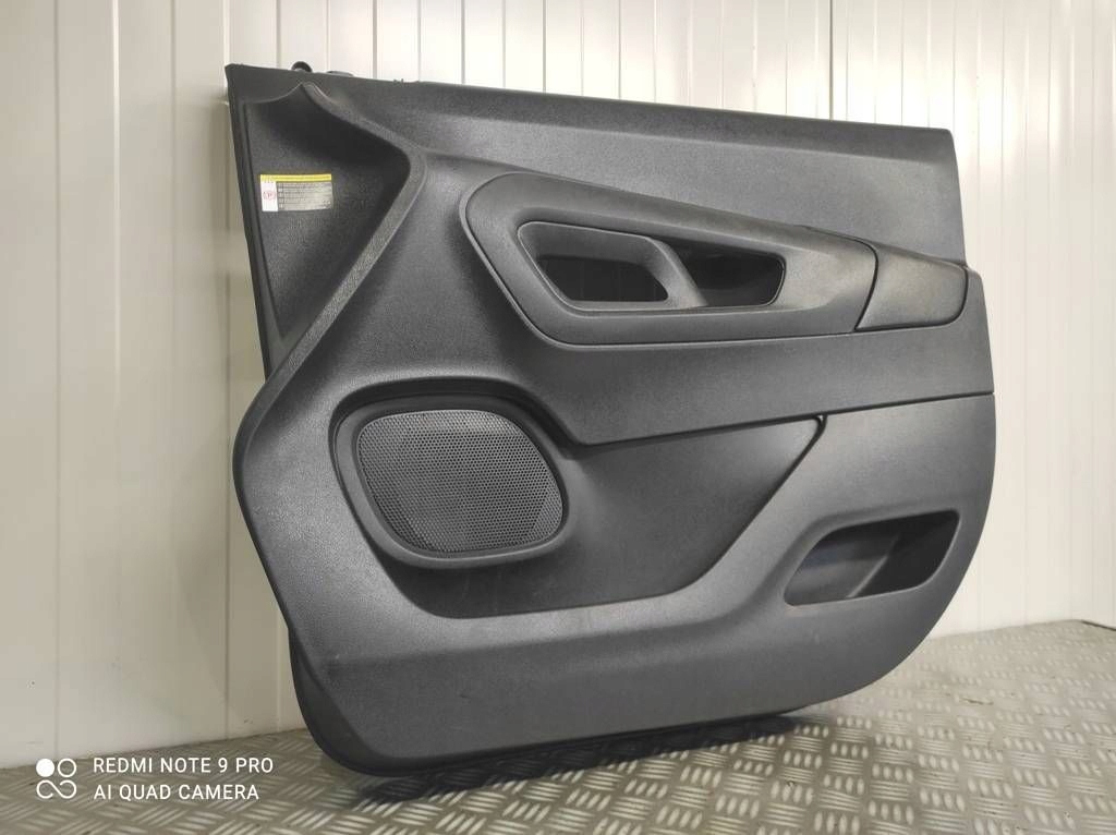 дверные карты правой peugeot PARTNER IV opel Combo e 9818643177