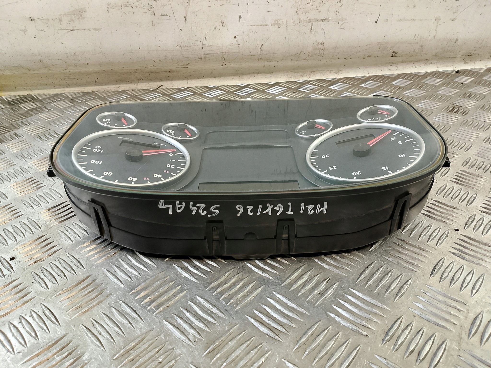 dials MAN TGX 18 T 81. 27202-6228