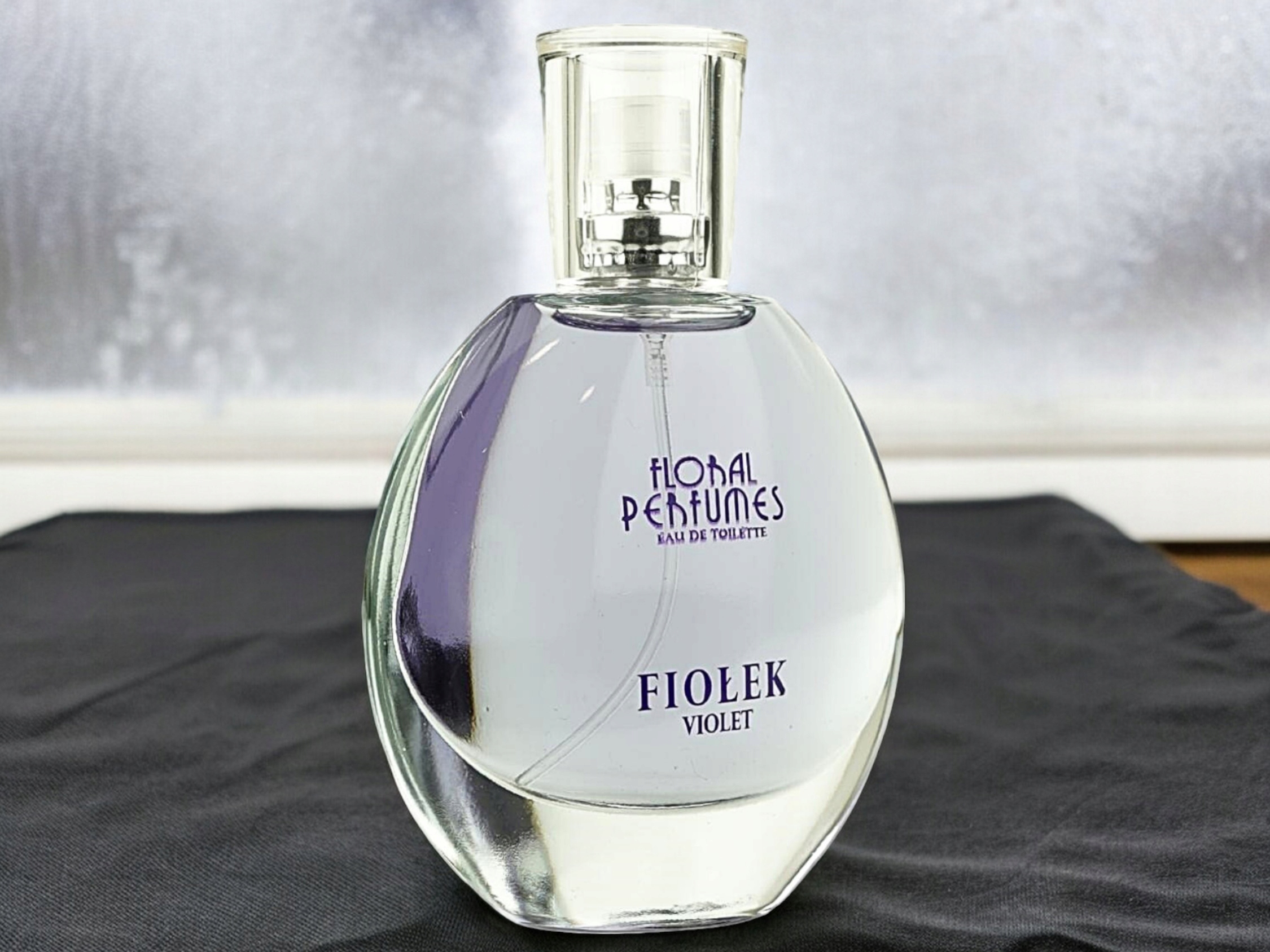 WODA TOALETOWA DAMSKA FIOŁKI FLAKON 50 ml O ZAPACHU FIOŁKÓW ORZEŹWIAJĄCA Marka inna marka