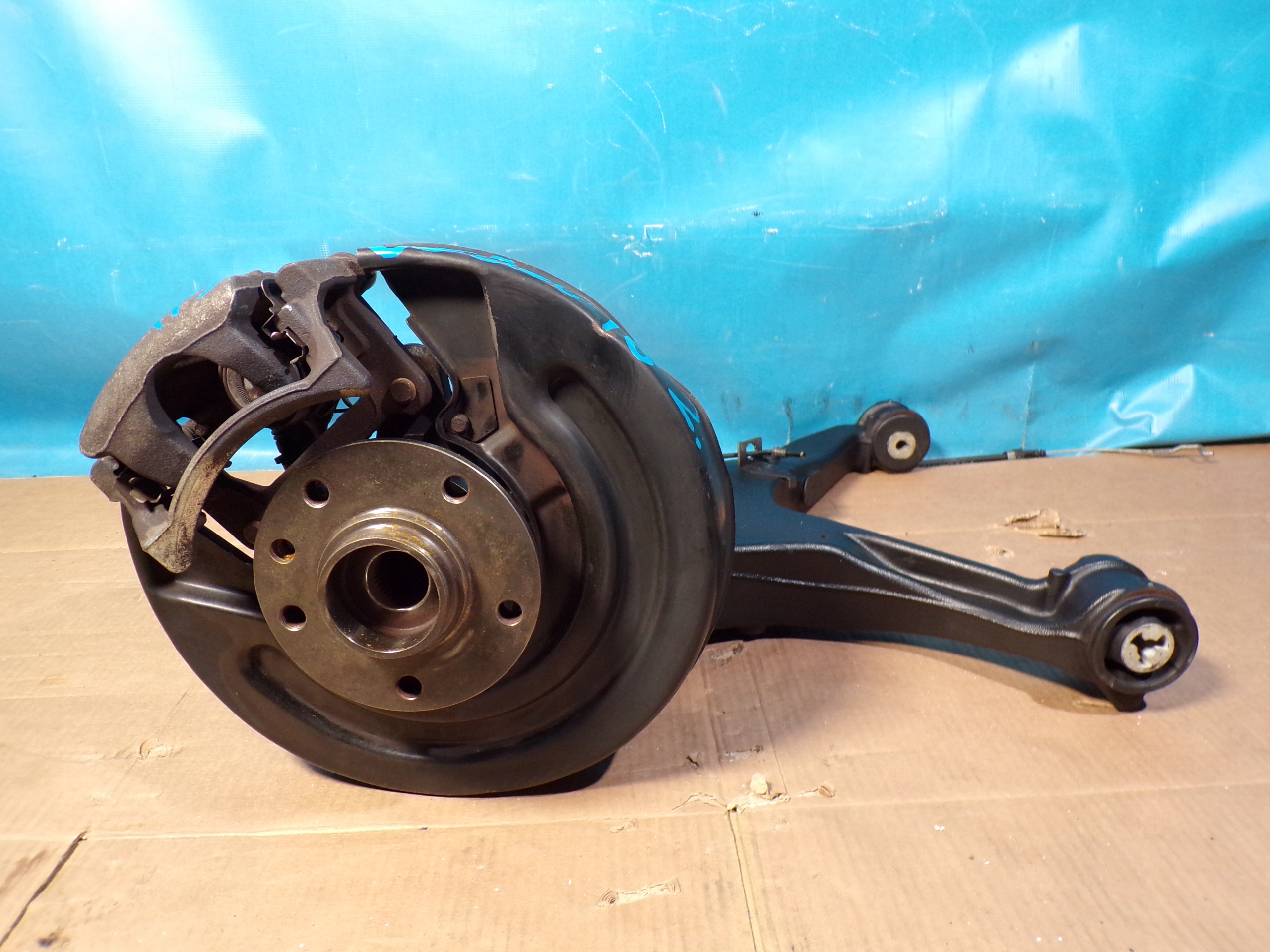 VW T6 TRANSPORTER MULTIVAN 16- arm rear right 7E0501414A as new