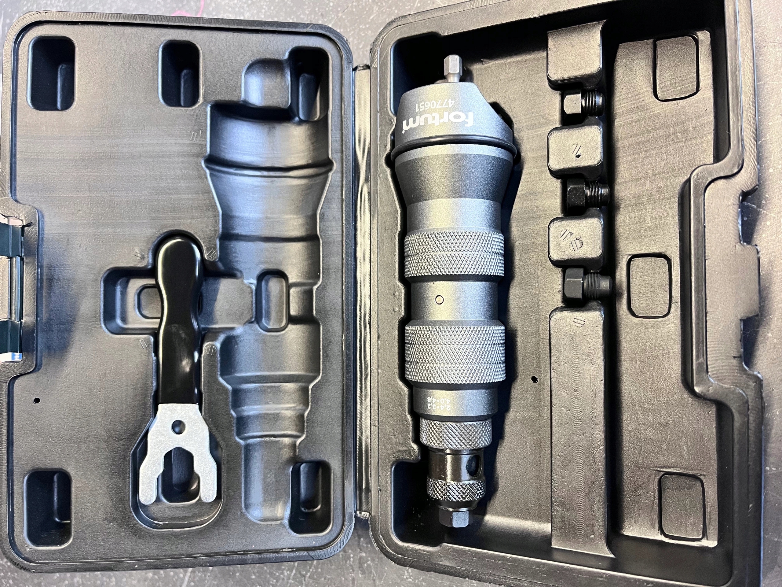 NITOWNICA DO NITÓW NA WKRĘTARKĘ ⌀ 2,4-4,8 1/4" Zasilanie ręczne