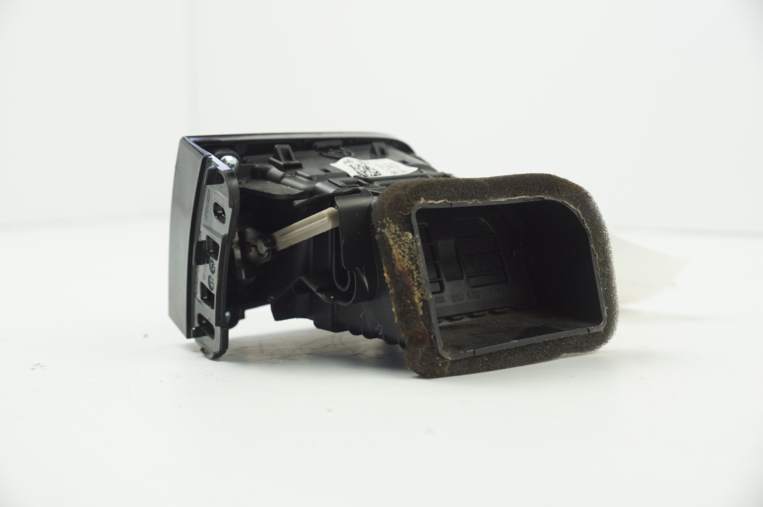grid air conditioning devices HYUNDAI ELANTRA VI