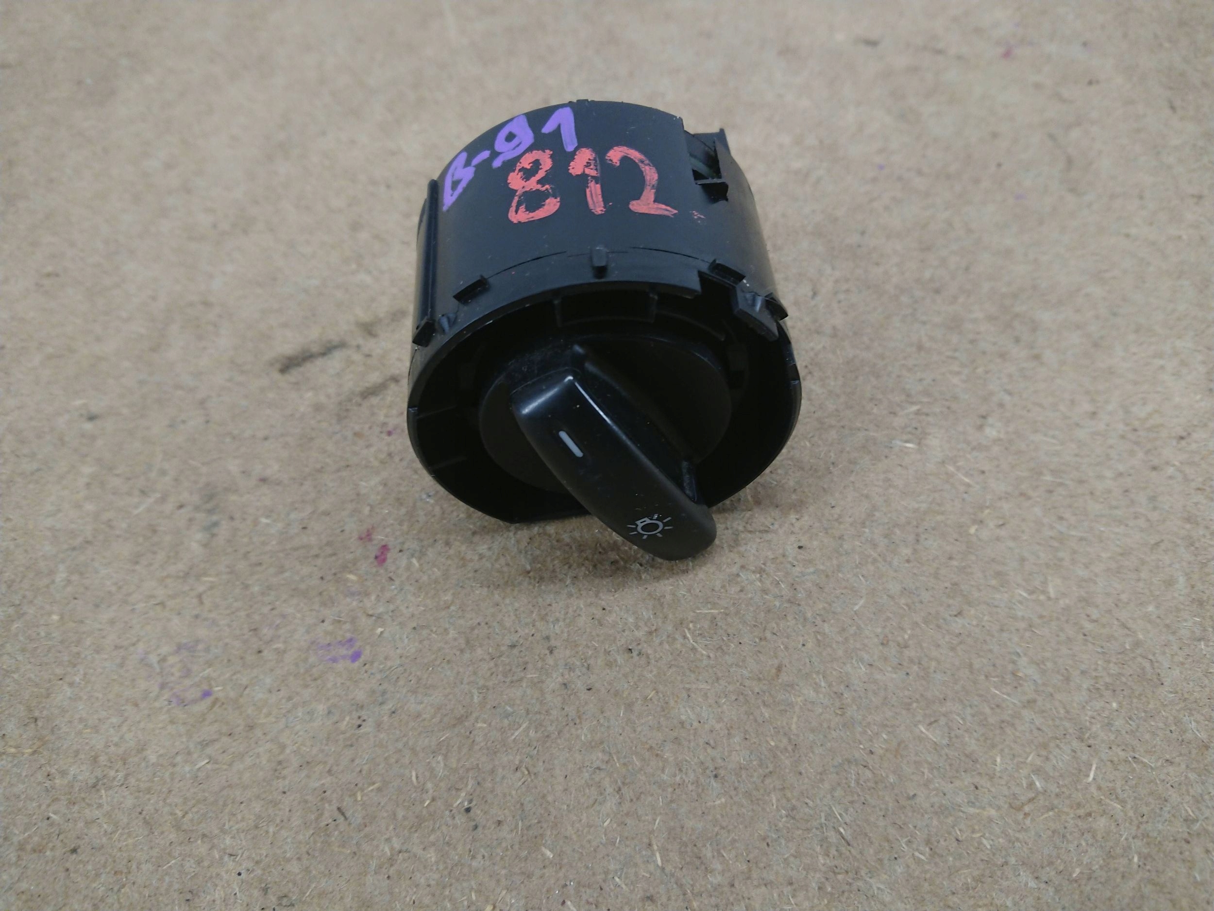 Volkswagen Touran and 1 1T0 light switch