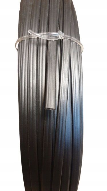 Fishbina plastová plochá 4mm černá 50 mb