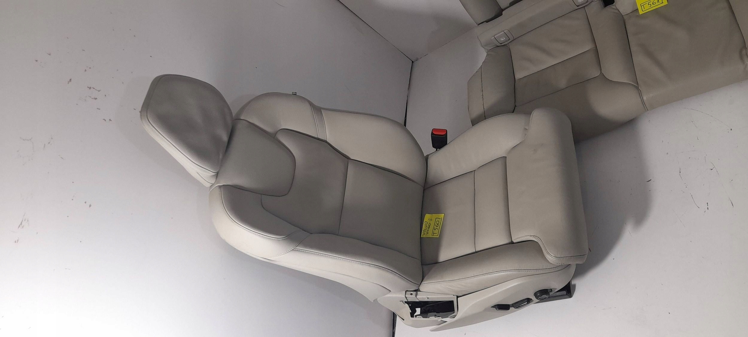Volvo XC60 II 2022r Komplet Sitze (T559)