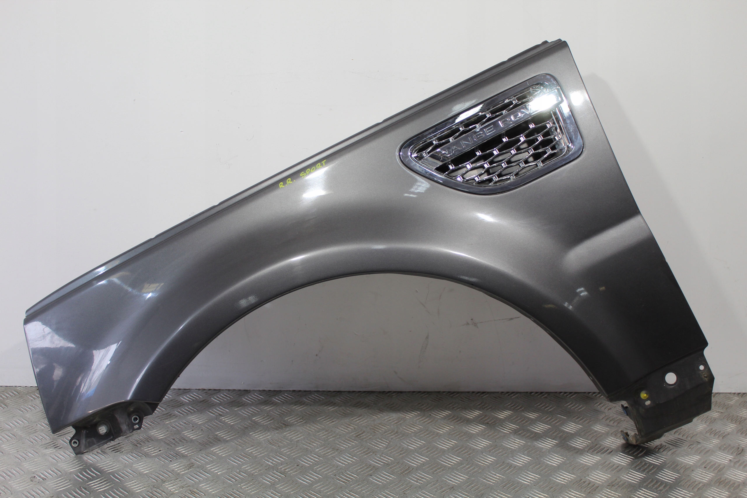 fender left front RANGE ROVER SPORT L320