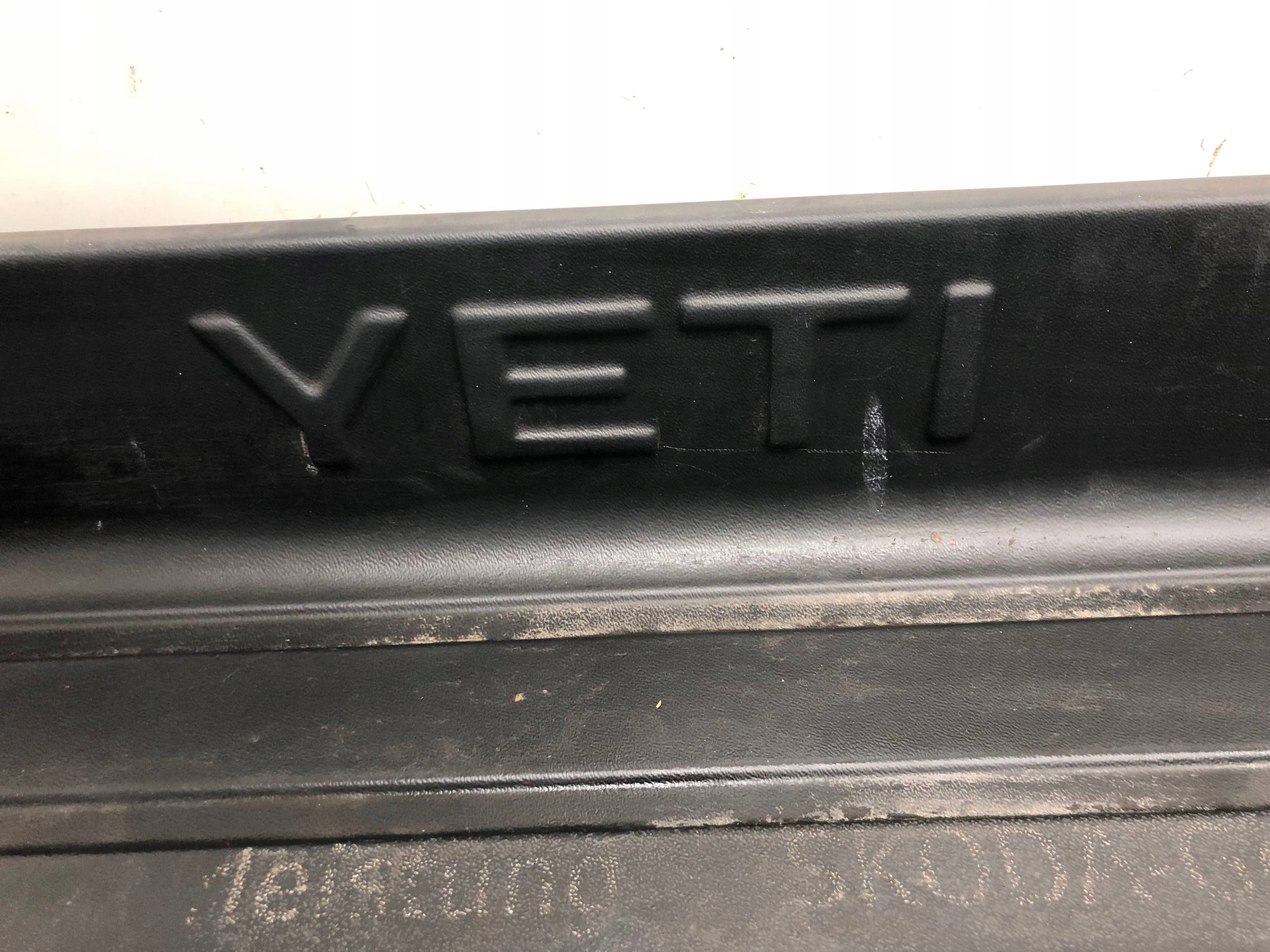floor mats boot SKODA YETI 5L 5L6061162