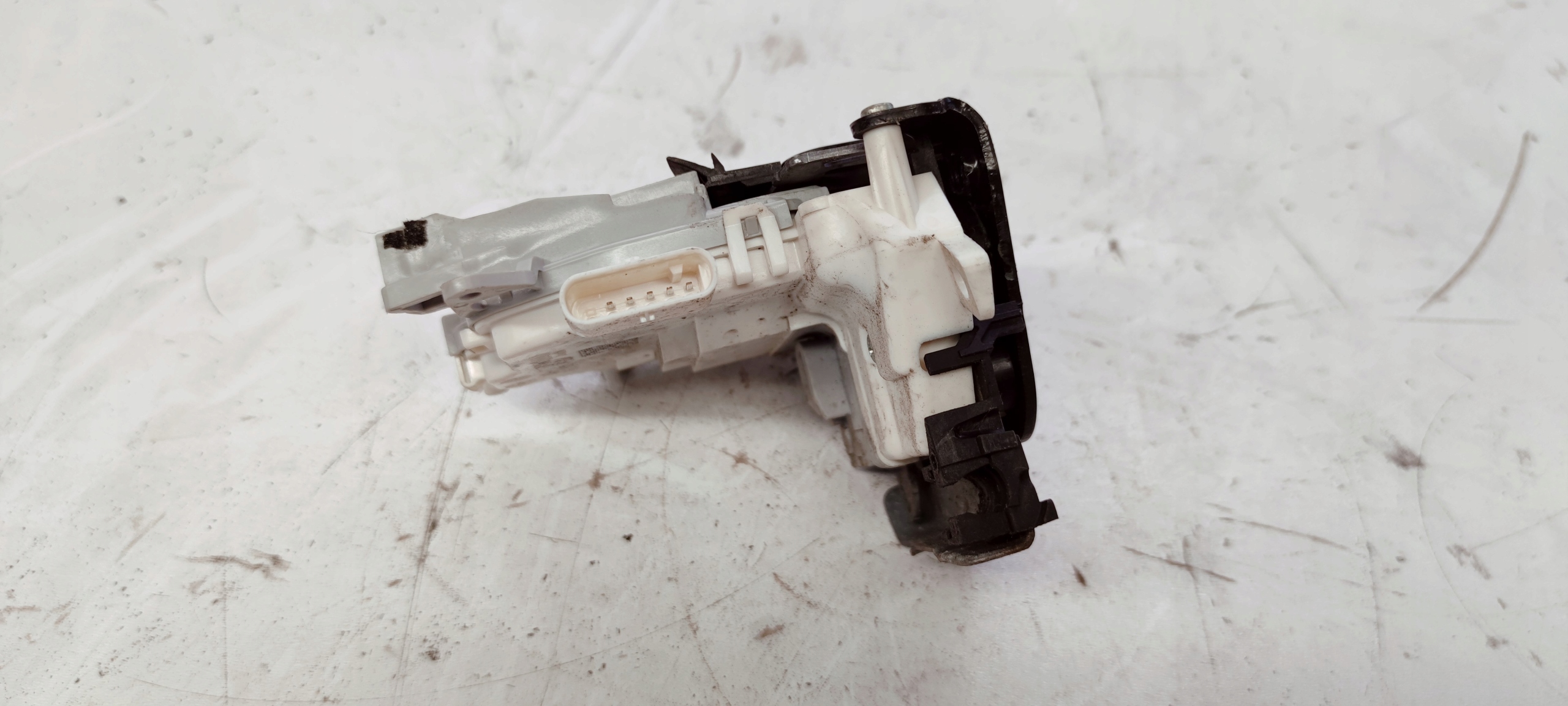 lock door right front AUDI A4 A5 Q5 8J1837016F