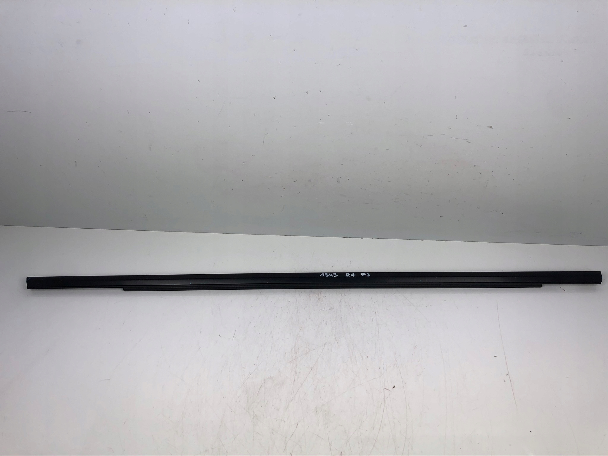 moulding dust door left rear part AUDI A6 C8