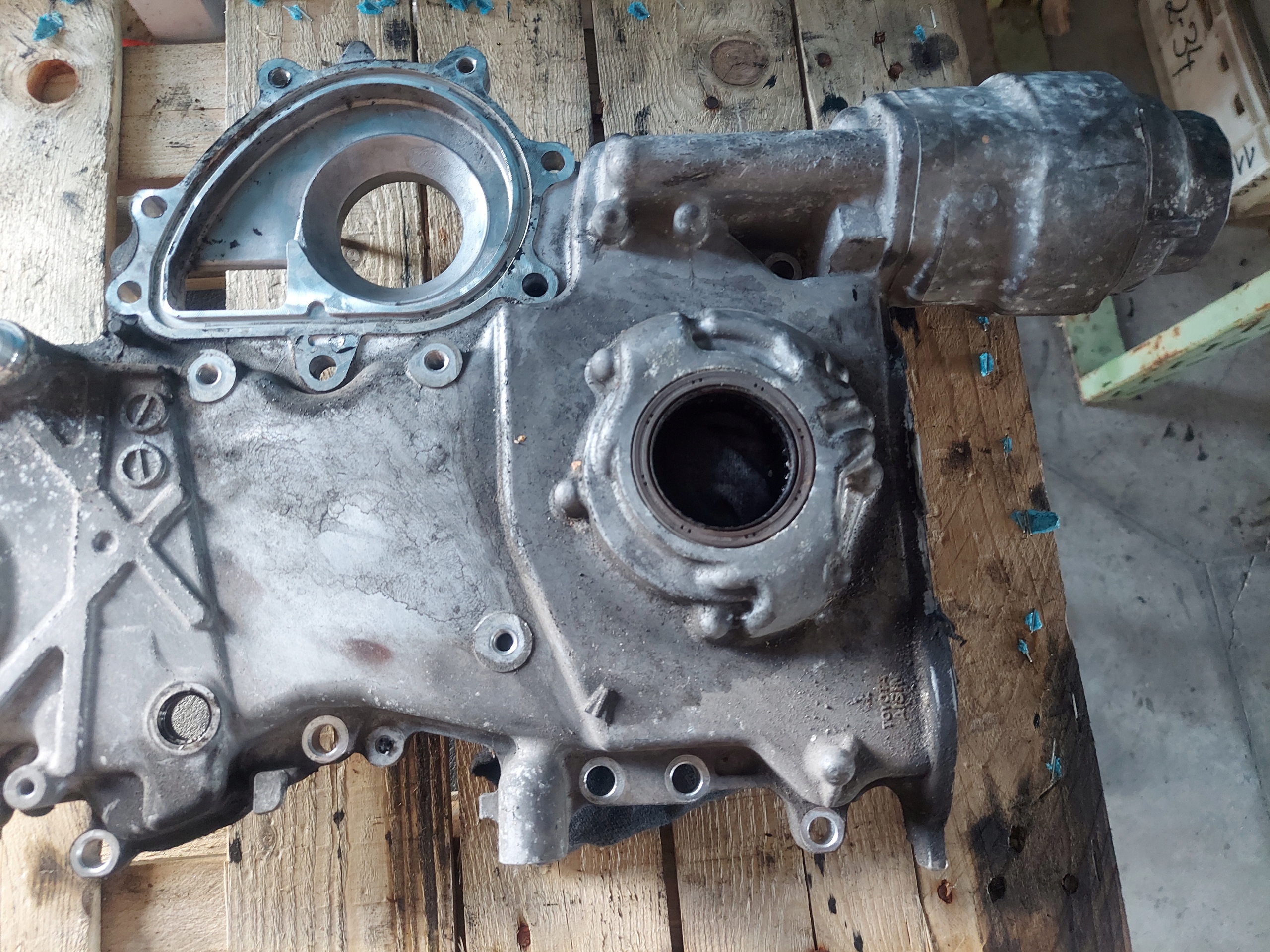 Couvercle carter distribution RAV-4, AVENSIS 2.2D4D 2AD