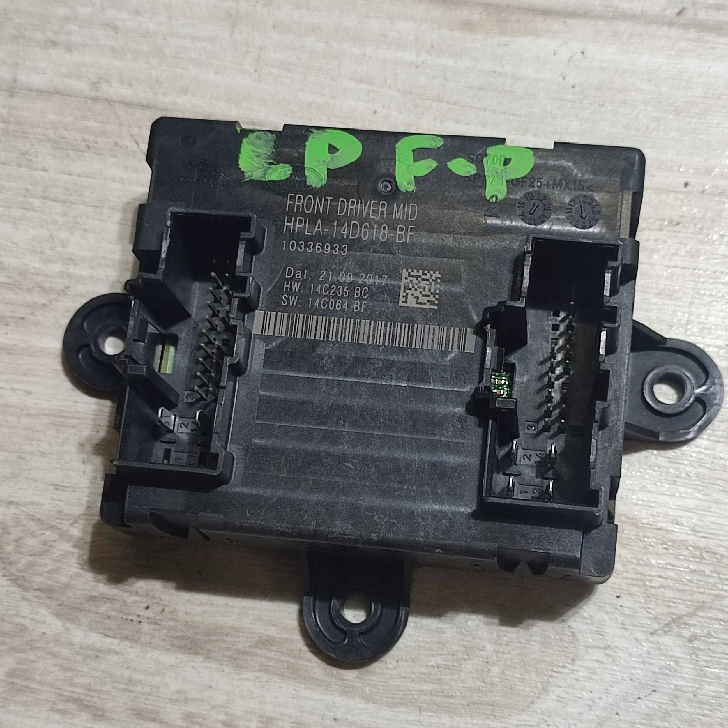 module door front side left Jaguar F-Pace HPLA14D618BF