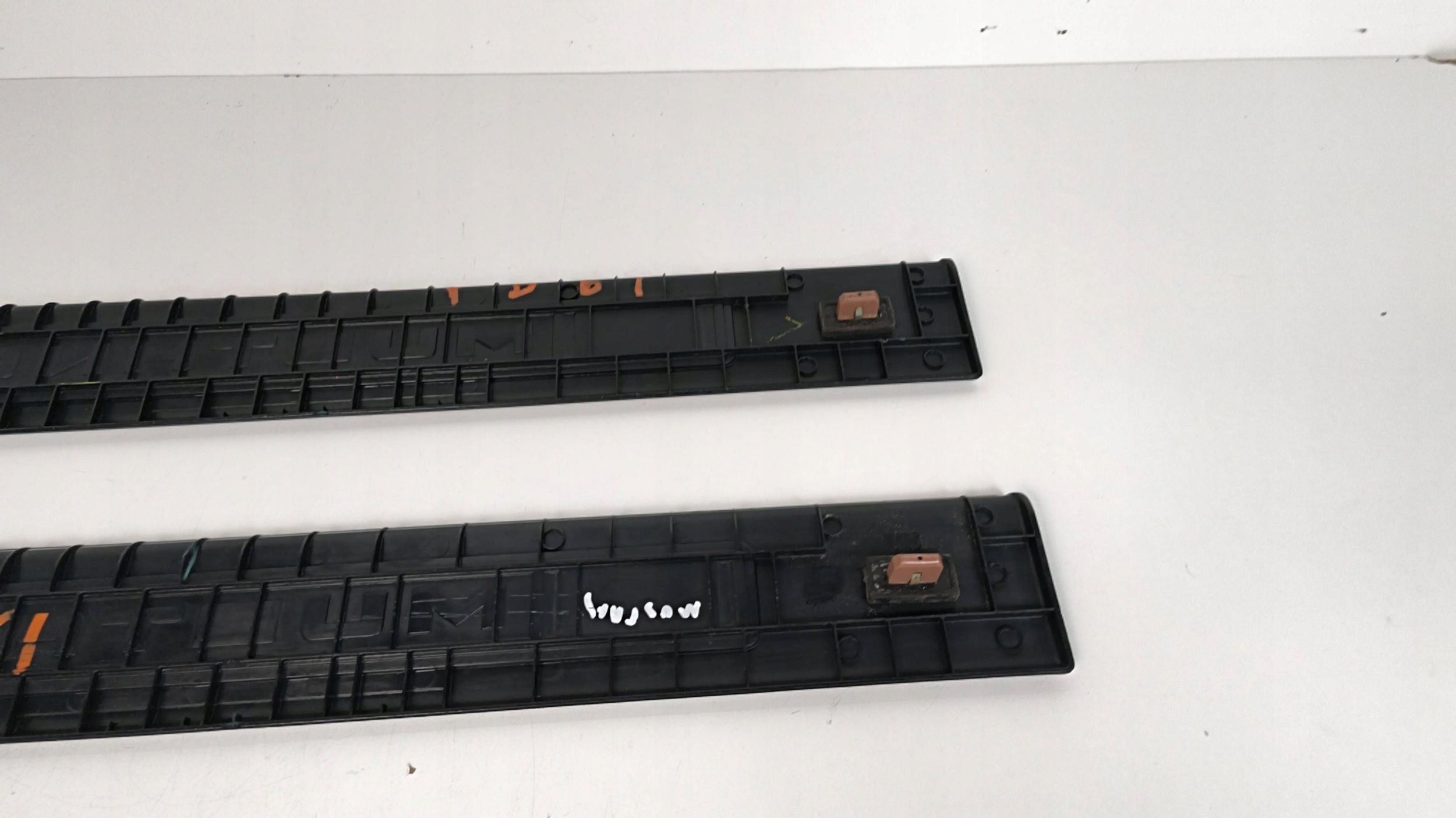 Ford Mustang VI mouldings threshold Komplet FR3B6313222A
