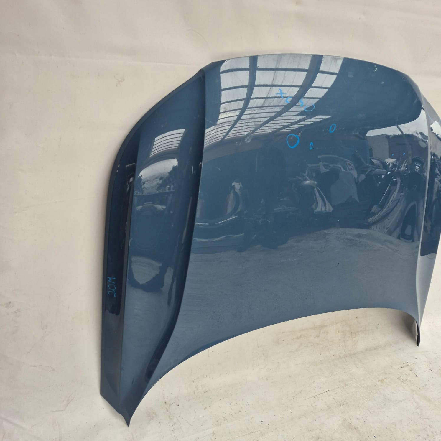 VOLVO XC40 17-> Cofano