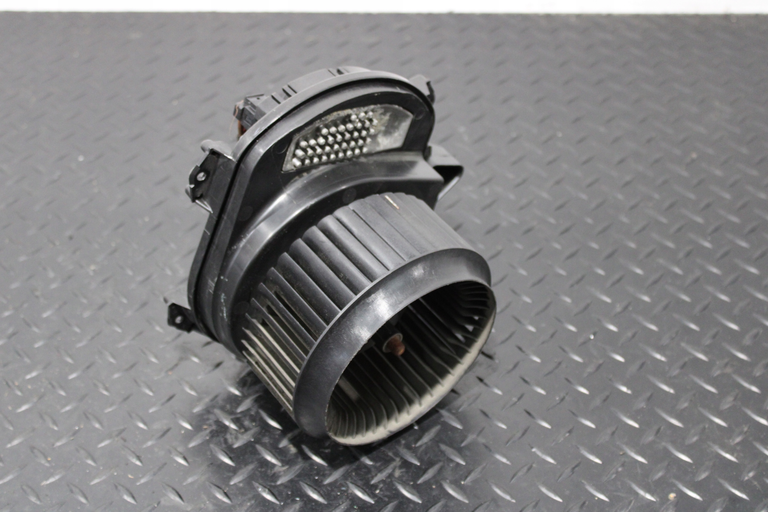 tOPENÍ ventilátor topení MERCEDES CLA W117 A2469061601