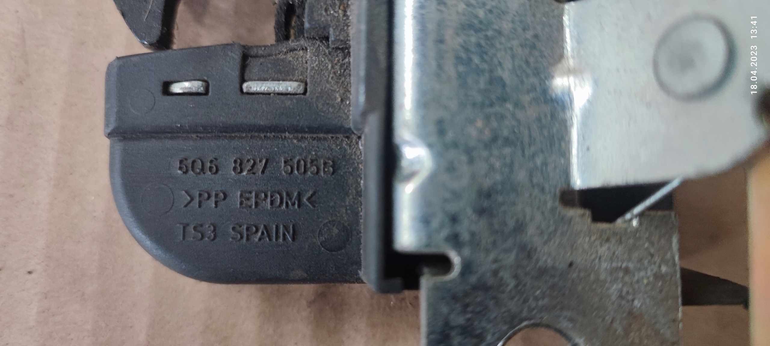 VW POLO 9N FL lock bonnet boot rear part 3 PIN HB