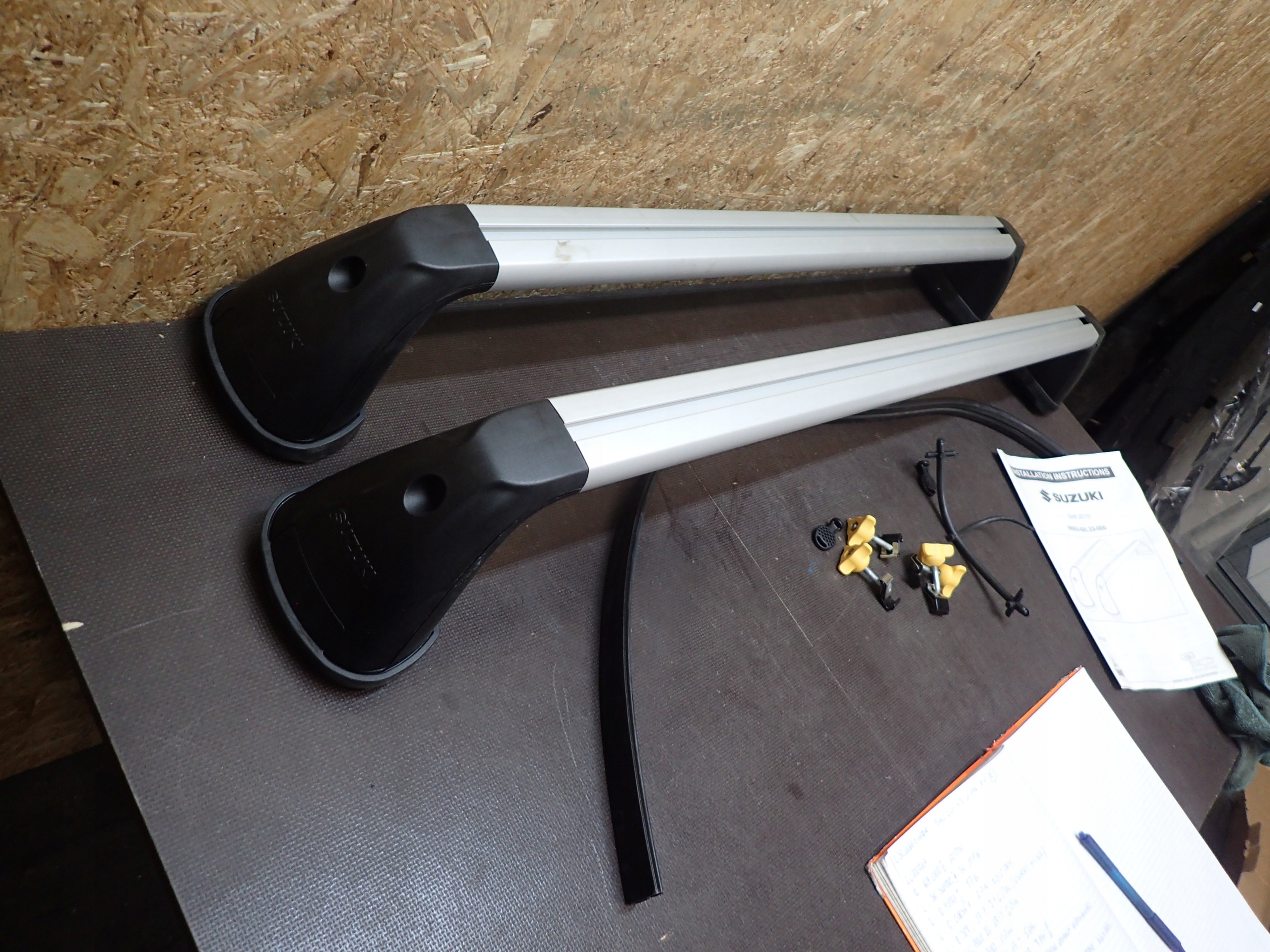 RELINGI DACHOWE BELKI SUZUKI SWIFT MK7 Jakość części (zgodnie z GVO) O - oryginał z logo producenta pojazdu (OE)