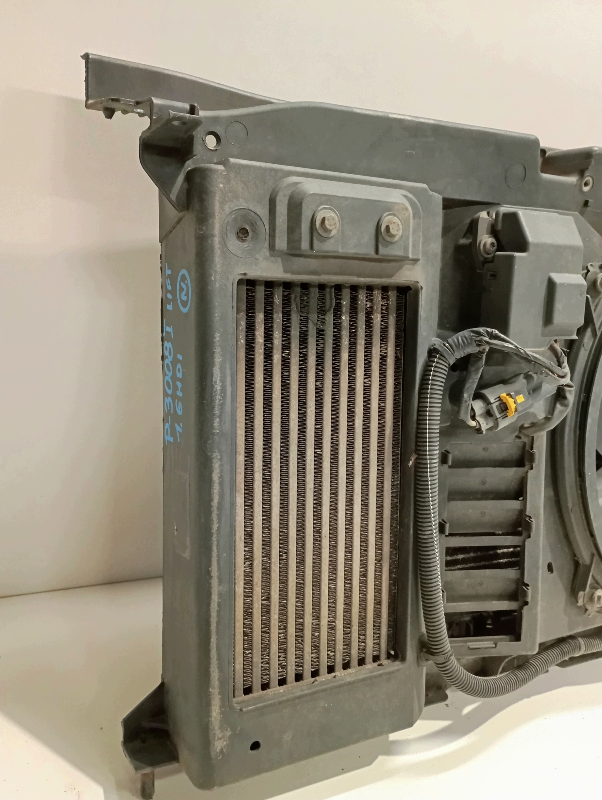 support panel for radiators radiator PEUGEOT 3008 and 1,6HDI LIFT