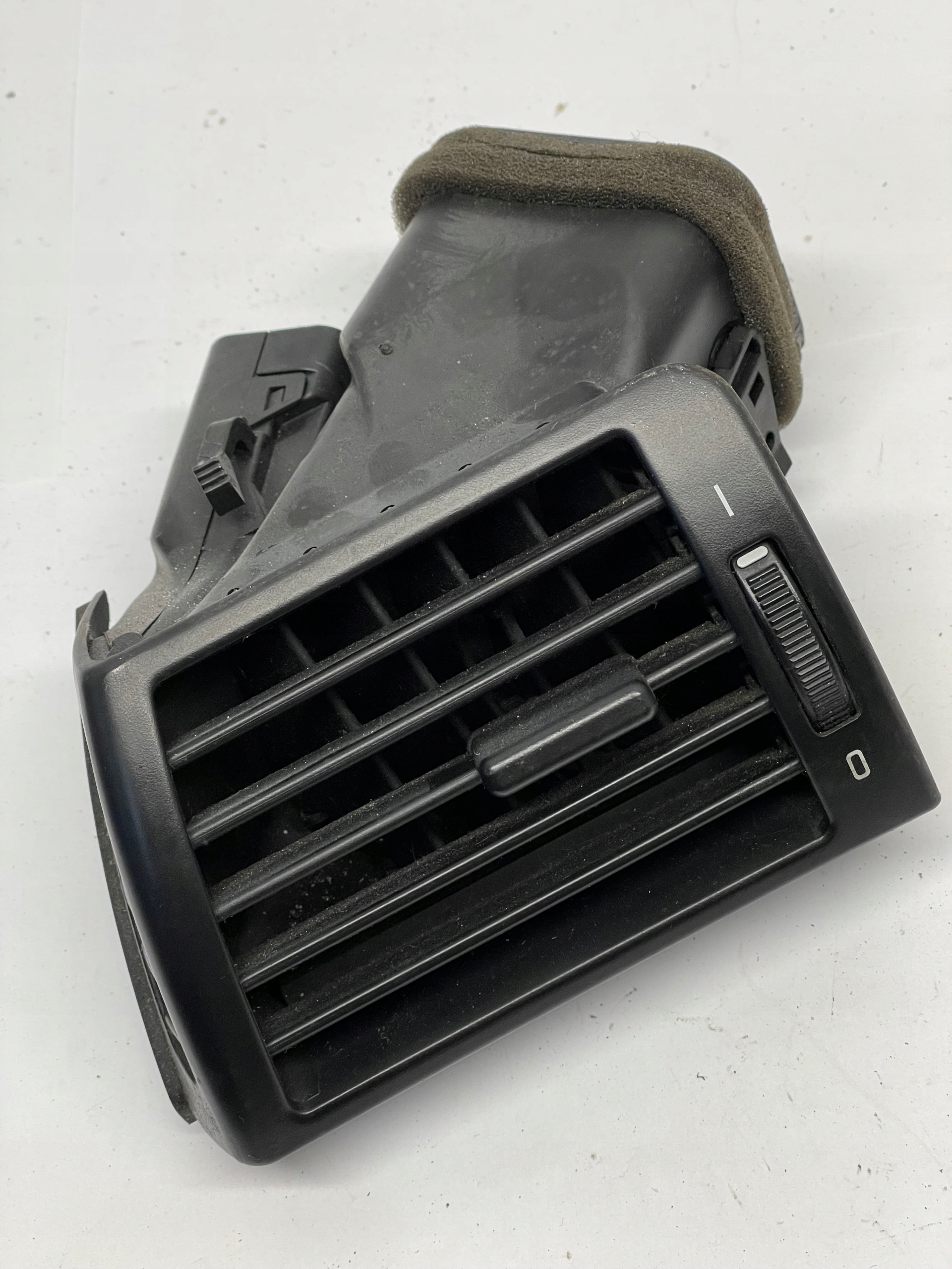 BMW E46 grid left air conditioning devices 8361897