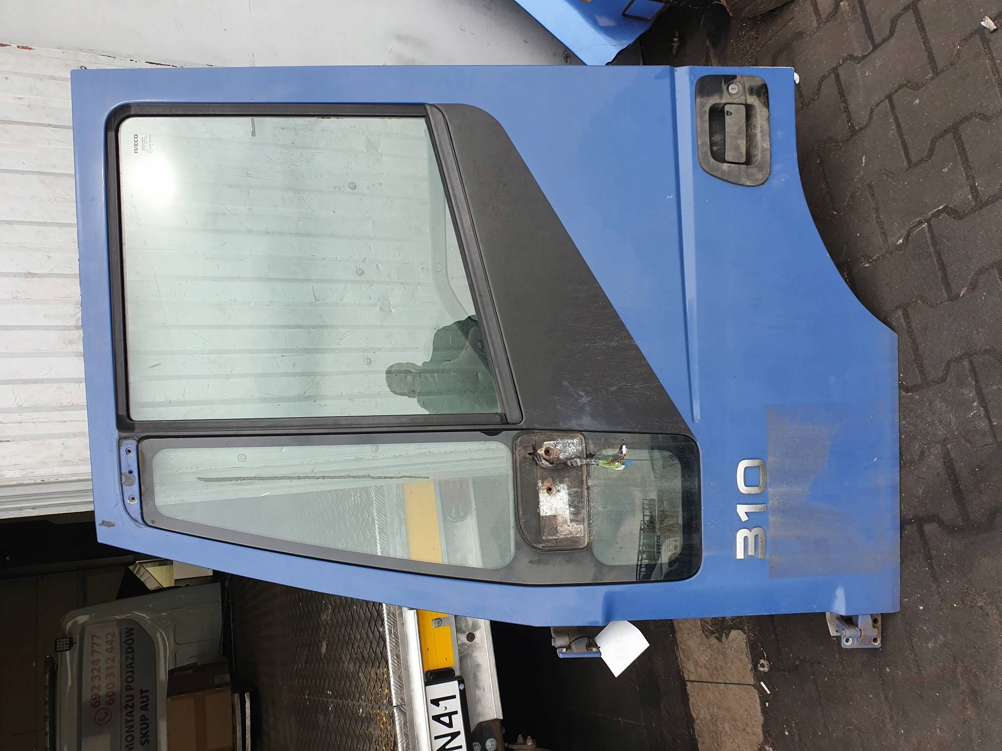 door right front IVECO TRAKKER 310 4X4