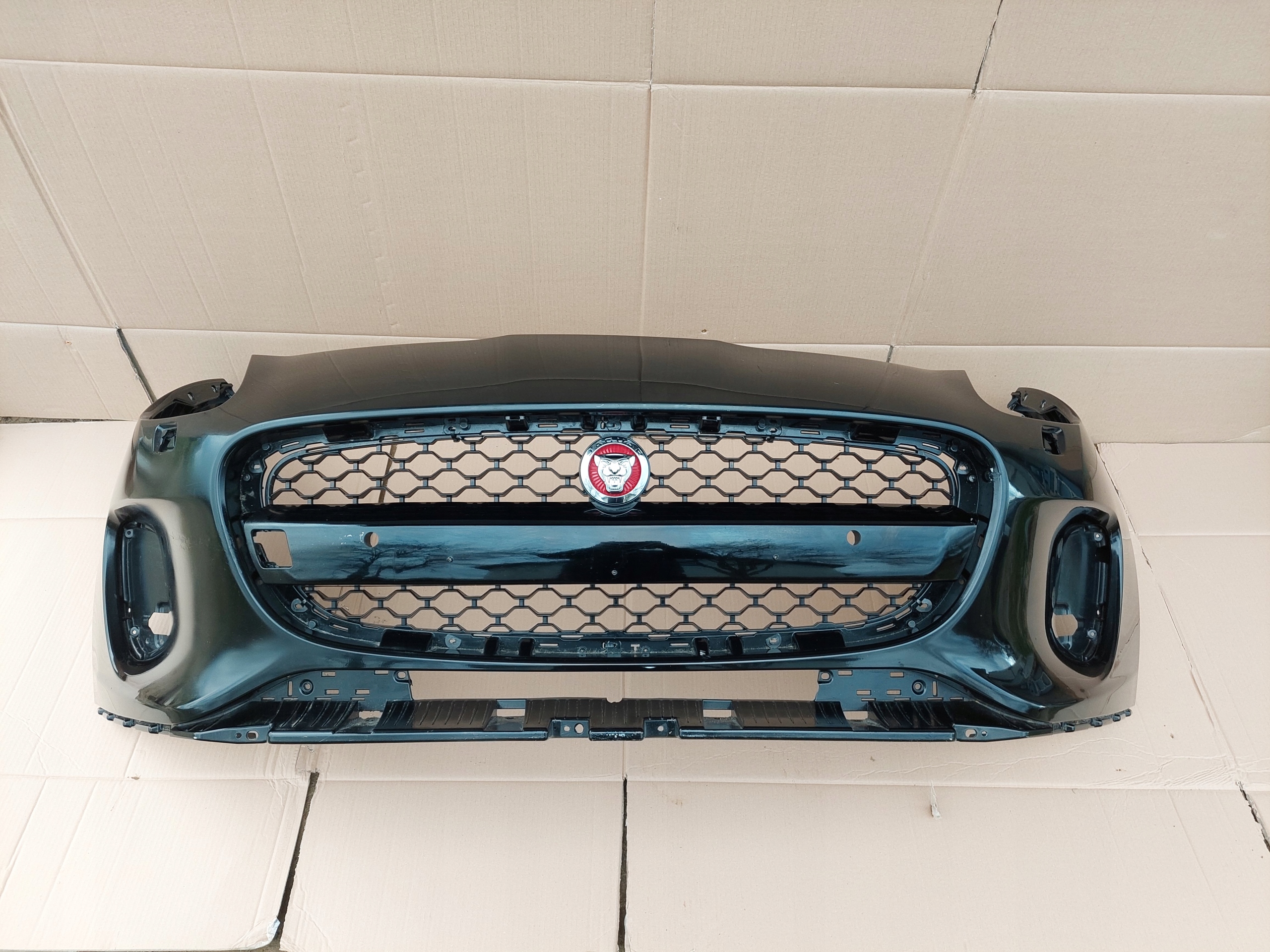 JAGUAR F-TYPE V8 R LIFT 17r>.ZDERZAK PRZÓD A305