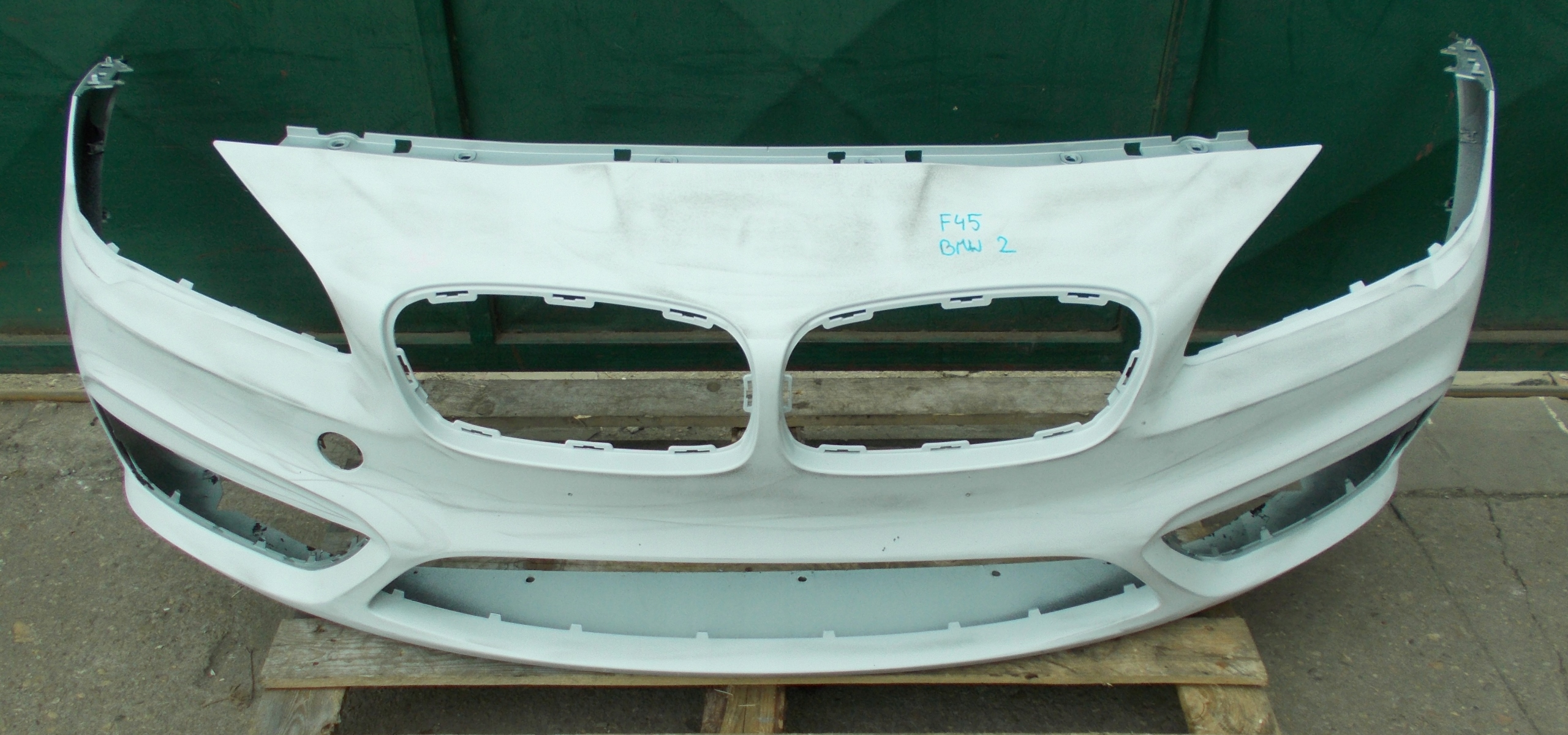 BMW 2 F45 bumper front front original BIALY