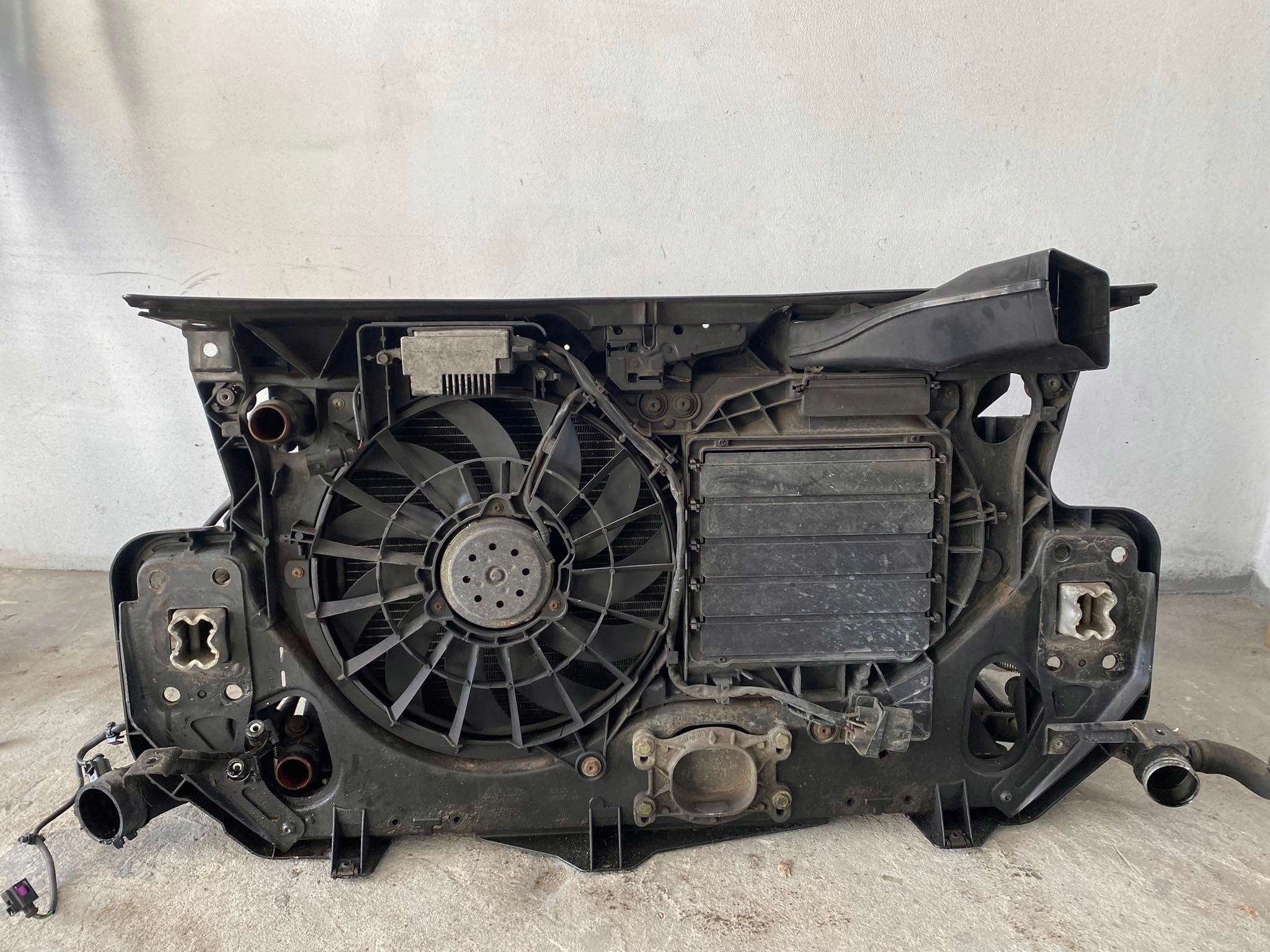A6 C6 2.0 TDI PAS PRZEDNI KOMPLETNY MANUAL Producent części Audi OE